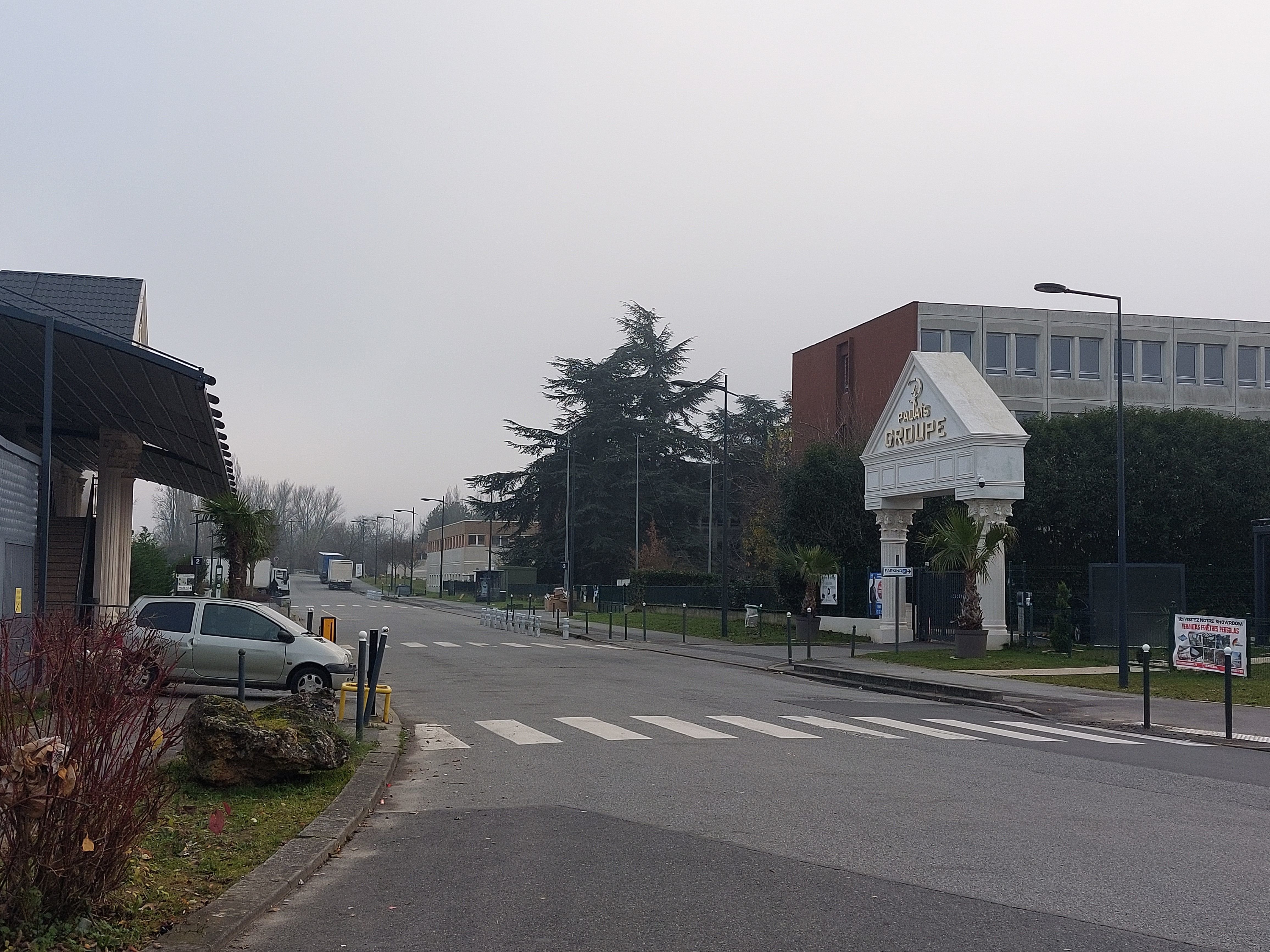 Ris-Orangis, dimanche 17 décembre. Après une bagarre qui a éclaté à la sortie de cette salle des fêtes dans la nuit du 15 au 16 décembre, l'automobiliste a foncé délibérément sur un groupe de personnes. LP/C.Ch.