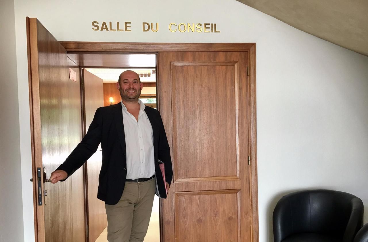 <b></b> Lamorlaye, ce jeudi. Nicolas Moula, nouveau maire de la commune, espère relancer les projets. 