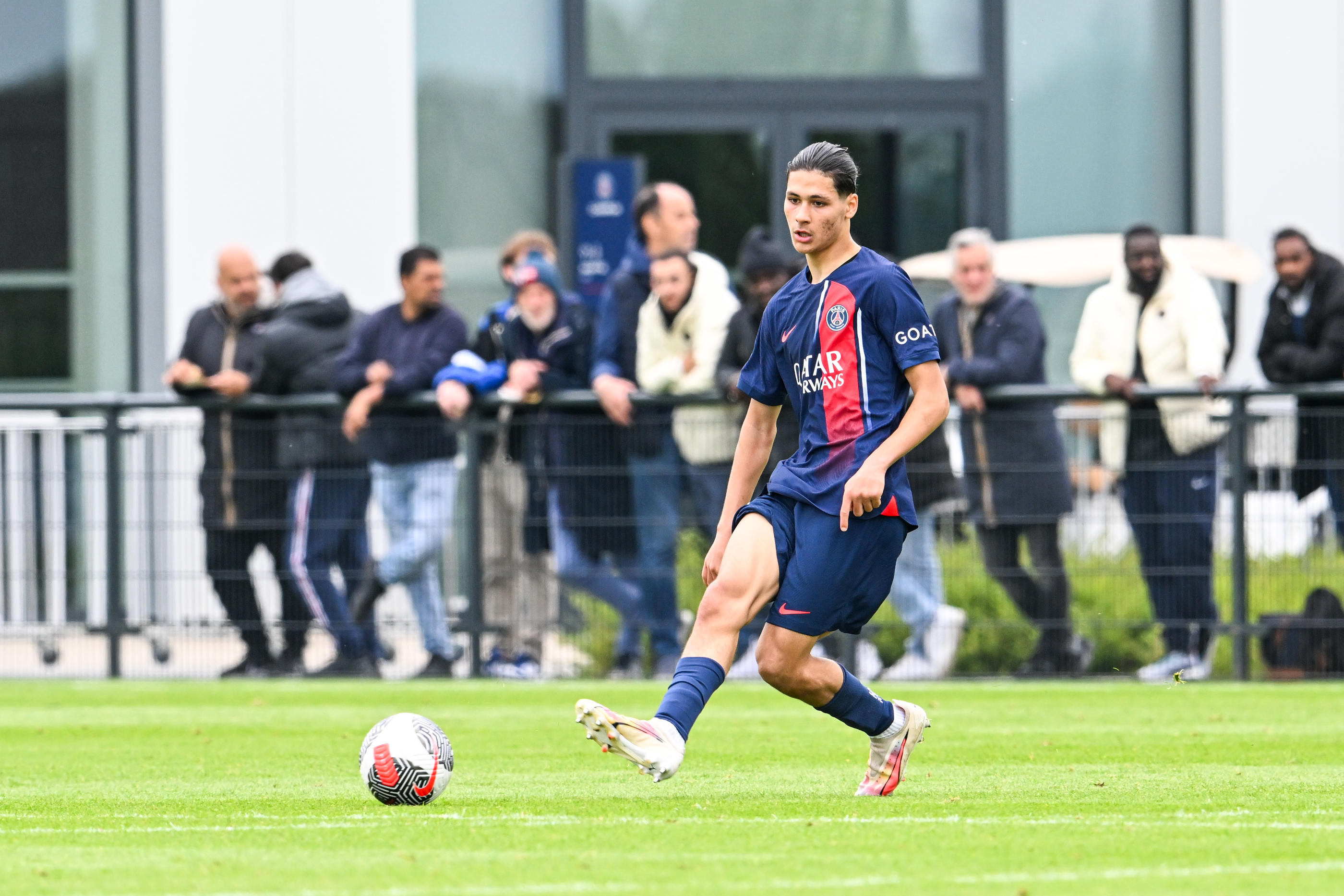 Naoufel El Hannach, sur le banc en L1 contre Brest samedi dernier, sera à la disposition de l'équipe Espoirs pour son premier match de Youth League ce mercredi contre Gérone. (Photo Daniel Derajinski/Icon Sport)