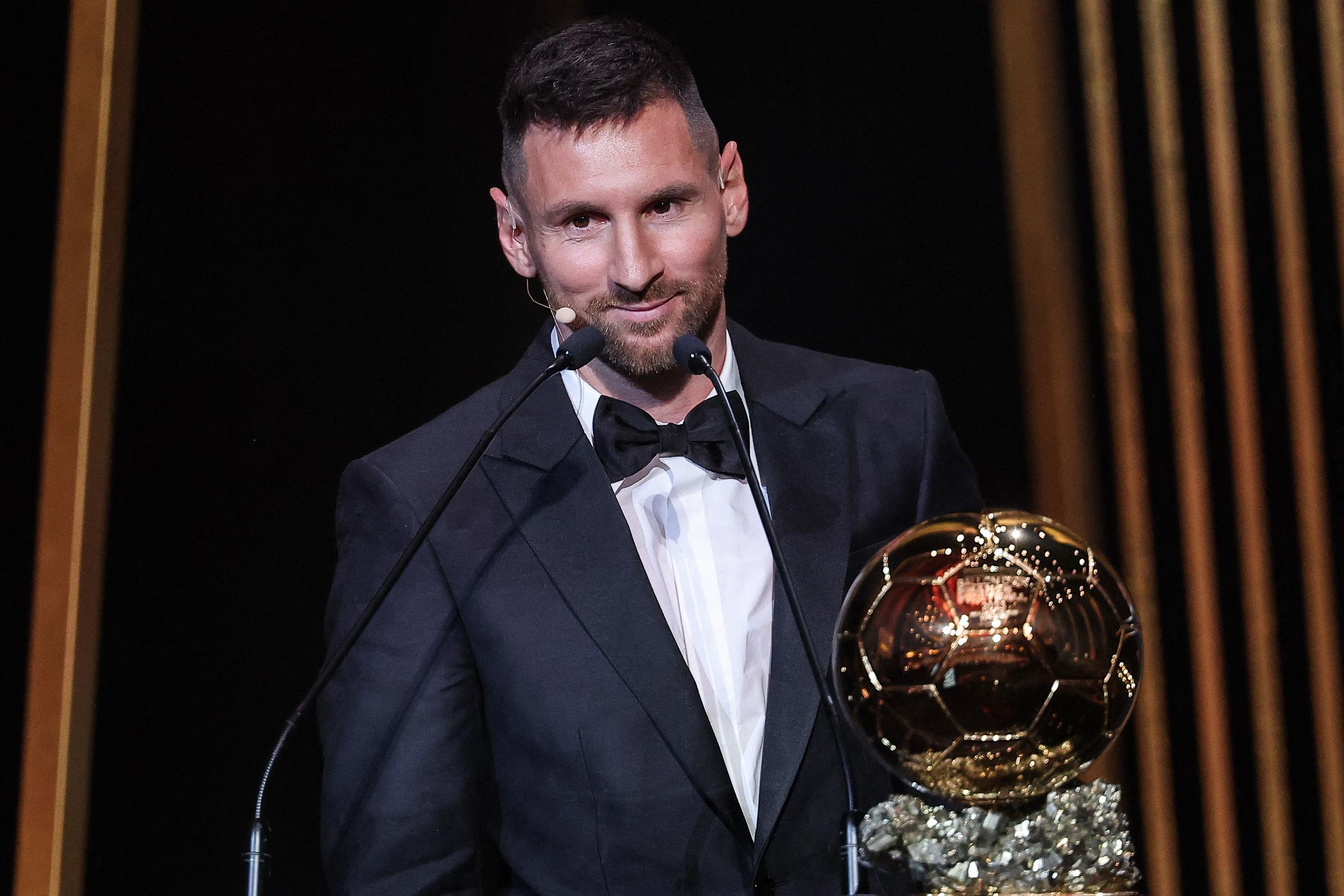 Lionel Messi a décroché le huitième Ballon d'or de sa carrière. (Photo by FRANCK FIFE / AFP)