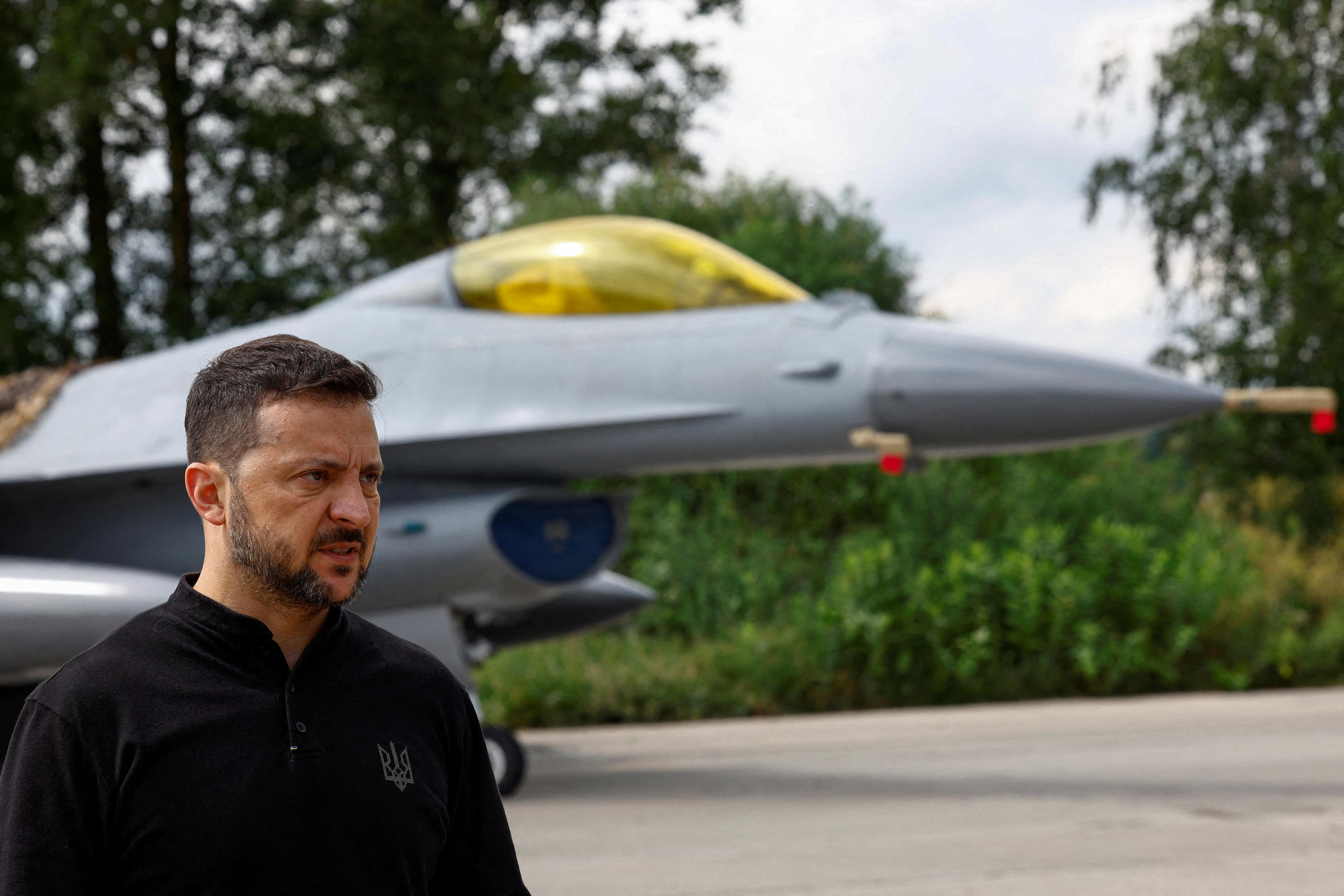 Volodymyr Zelensky tente de convaincre ses alliés de le laisser utiliser leurs armes pour frapper le territoire russe. REUTERS/Valentyn Ogirenko