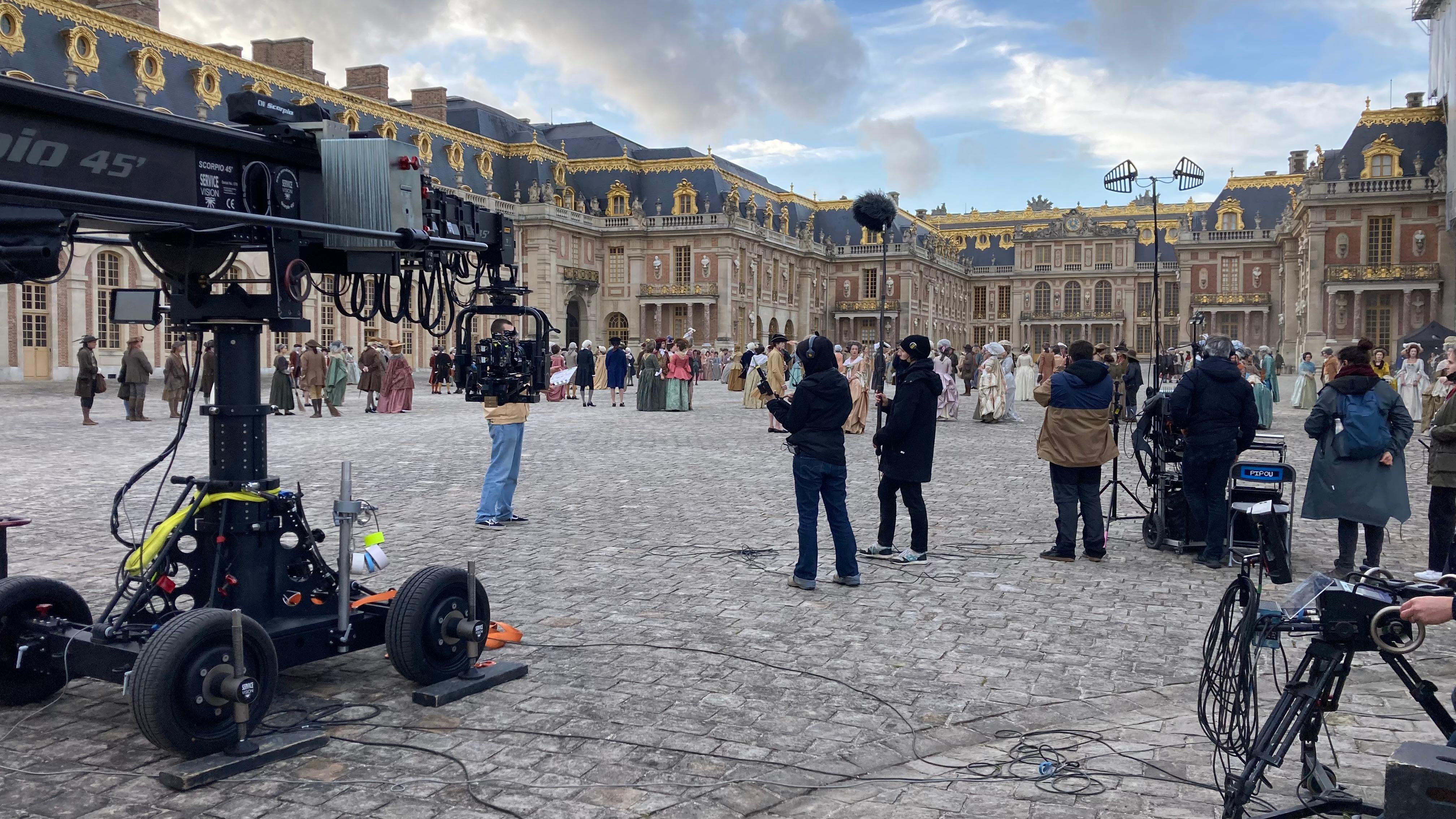 À l’été 2022, l’équipe du film de Maïwenn «Jeanne du Barry», consacré à la favorite de Louis XV, investissait Versailles, notamment pour des scènes en extérieur. EPV/J. Hollande