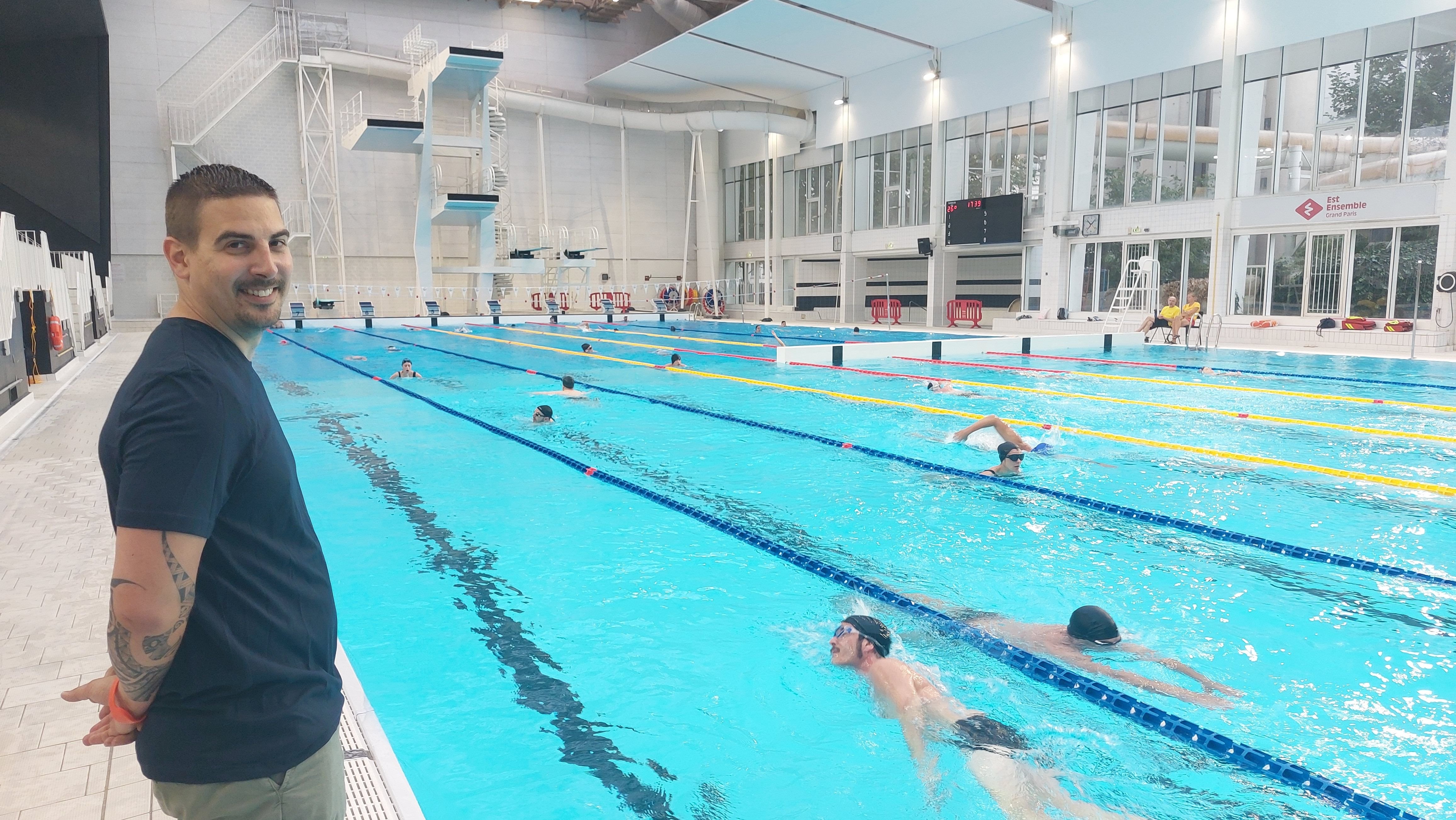 Montreuil (Seine-Saint-Denis), le 9 septembre. Dès l'ouverture «une centaine de personnes attendaient devant la porte pour aller nager», assure le responsable de la piscine Maurice-Thorez, Benoît Montagna. LP/Elsa Marnette