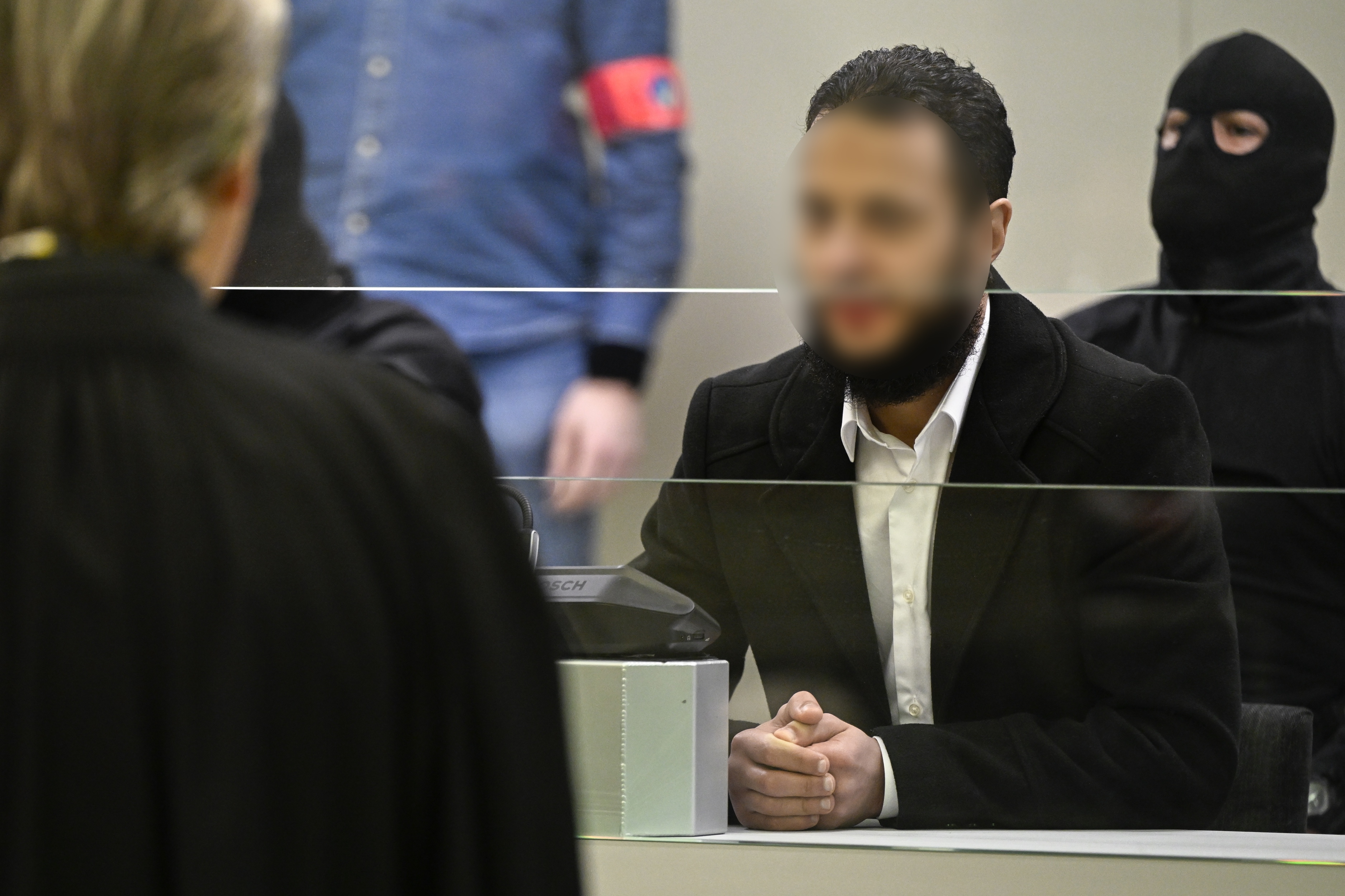 Salah Abdeslam a été jugé en Belgique (ici en avril 2023) pour son implication dans les attentats du 22 mars 2016 à Bruxelles. Son retour en France a été suspendu durant quatre mois. Reuters connect/Belga Photo/Laurie Dieffembacq