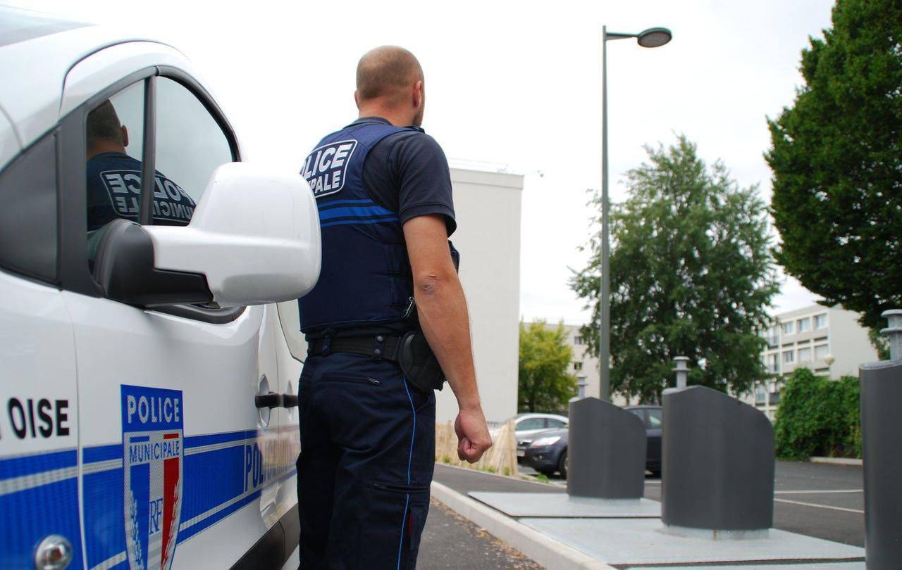 Gonesse Le Syndicat De D Fense Des Policiers Municipaux R Pond Au D Put Maire Le Parisien