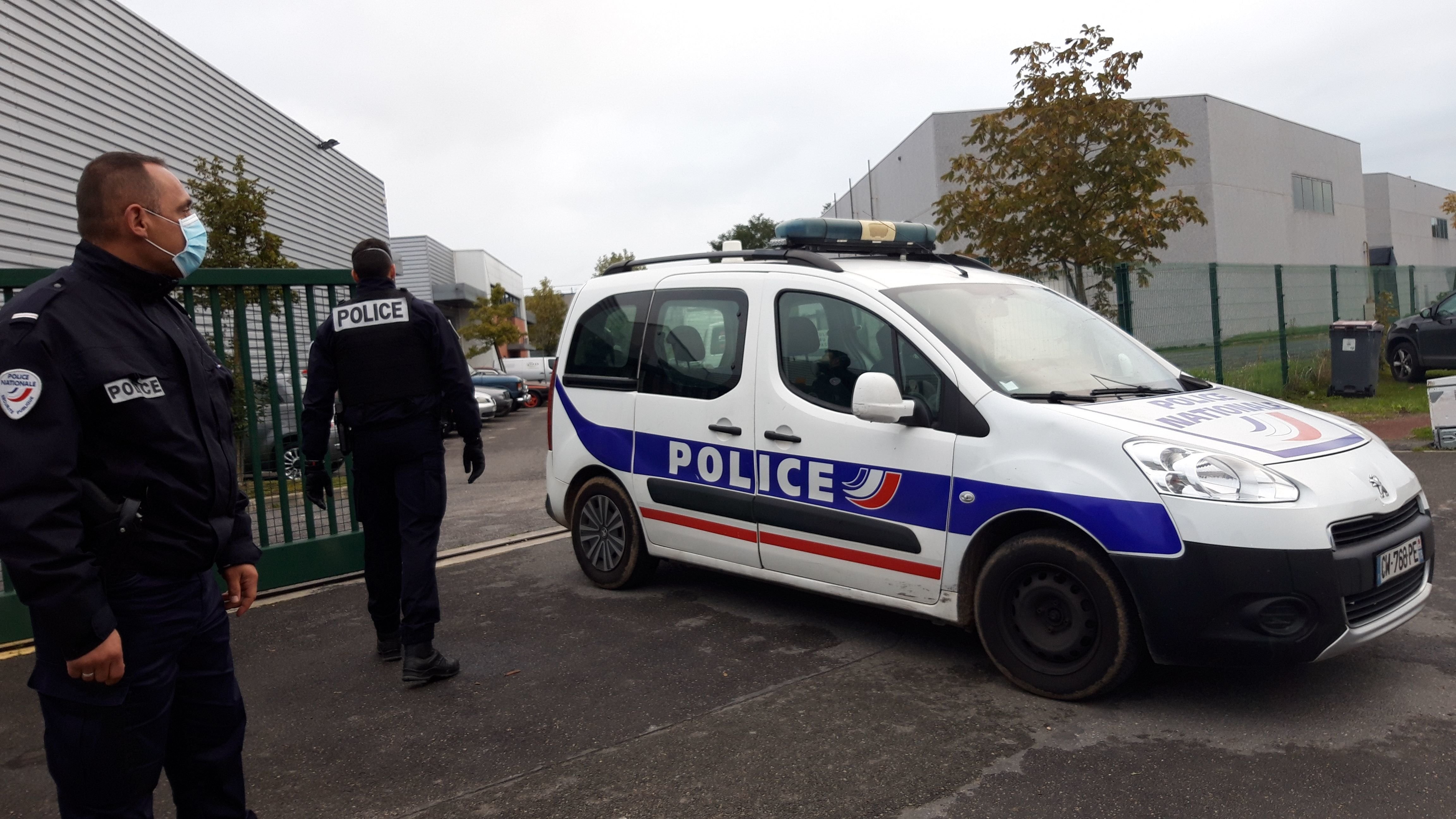 Herblay-sur-Seine (Val-d'Oise), le 8 octobre 2020. Les deux policiers avaient été blessés par balles dans la zone industrielle des Bellevues. LP/Frédéric Naizot