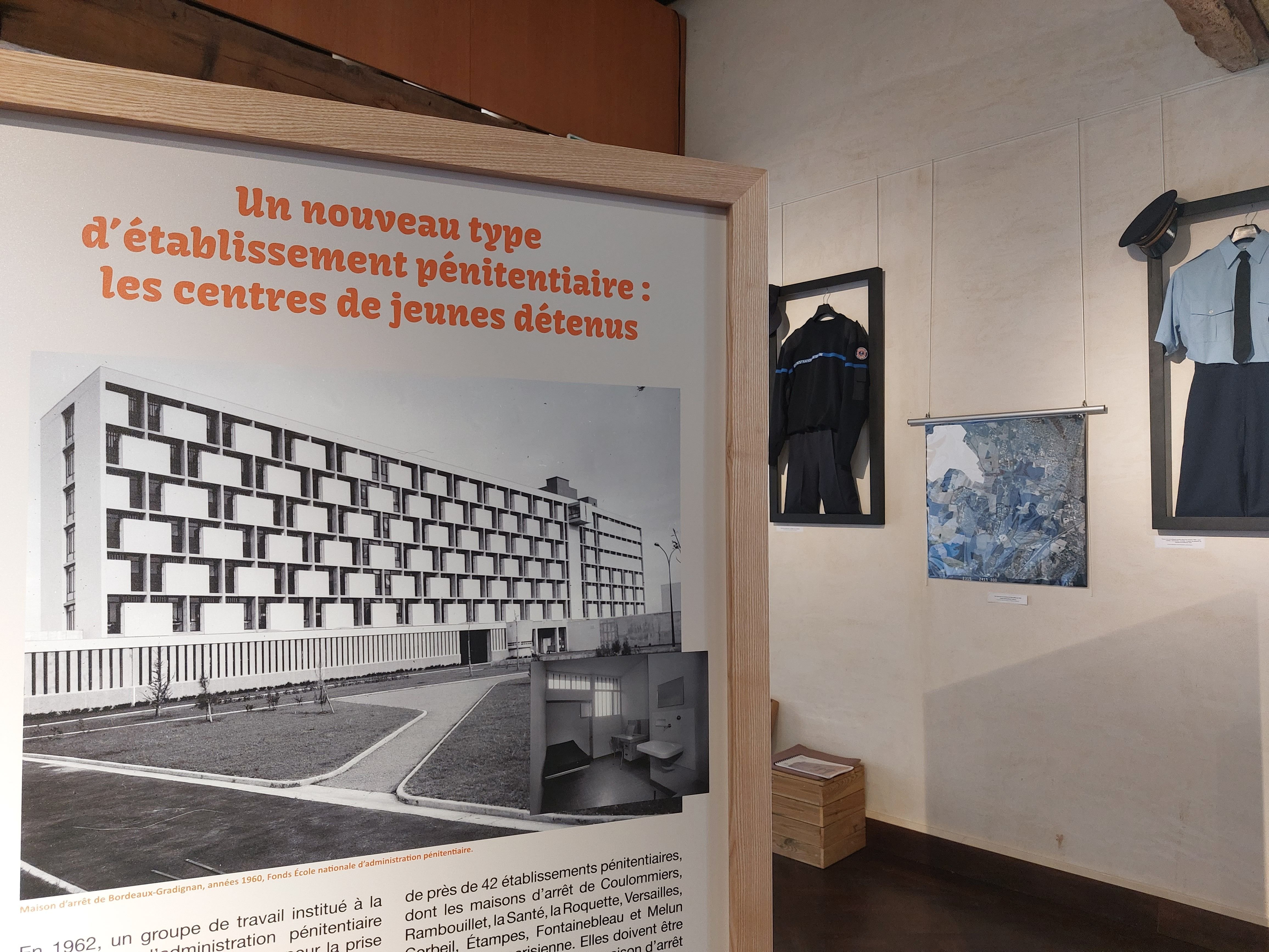 Chamarande, le 18 juillet 2023. Jusqu'au 1er décembre, les archives départementales présentent l'exposition « Jeunesse à l’ombre », sur les lieux d'enfermement des mineurs en Essonne. LP/Cécile Chevallier