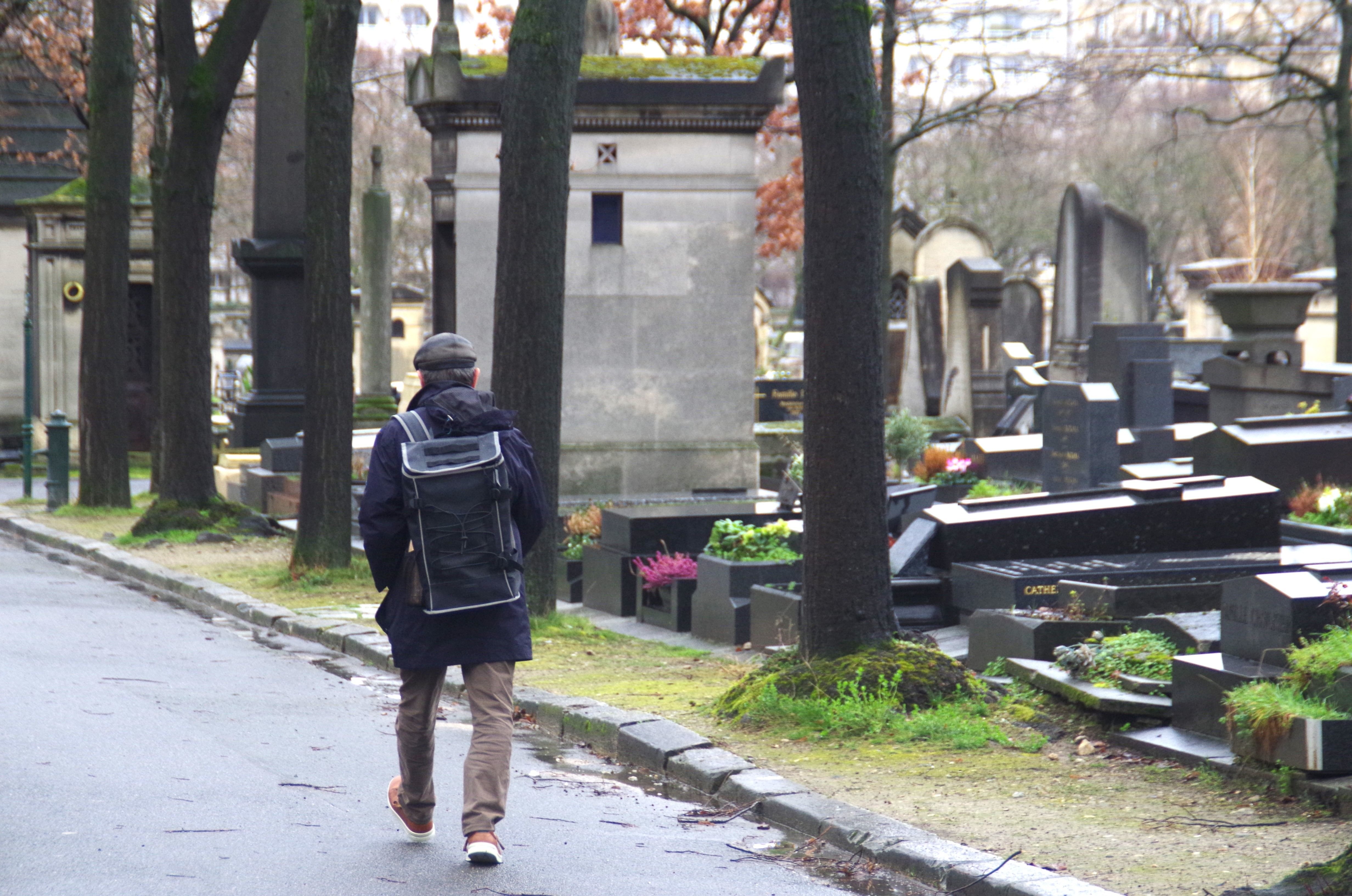 Cimetière du Montparnasse à Paris (XIVe), ce lundi. Ce lieu, comme quatre autres cimetières, ont d'ores et déjà été retenus comme pouvant figurer parmi les espaces verts de la capitale. LP/Alexis Bisson