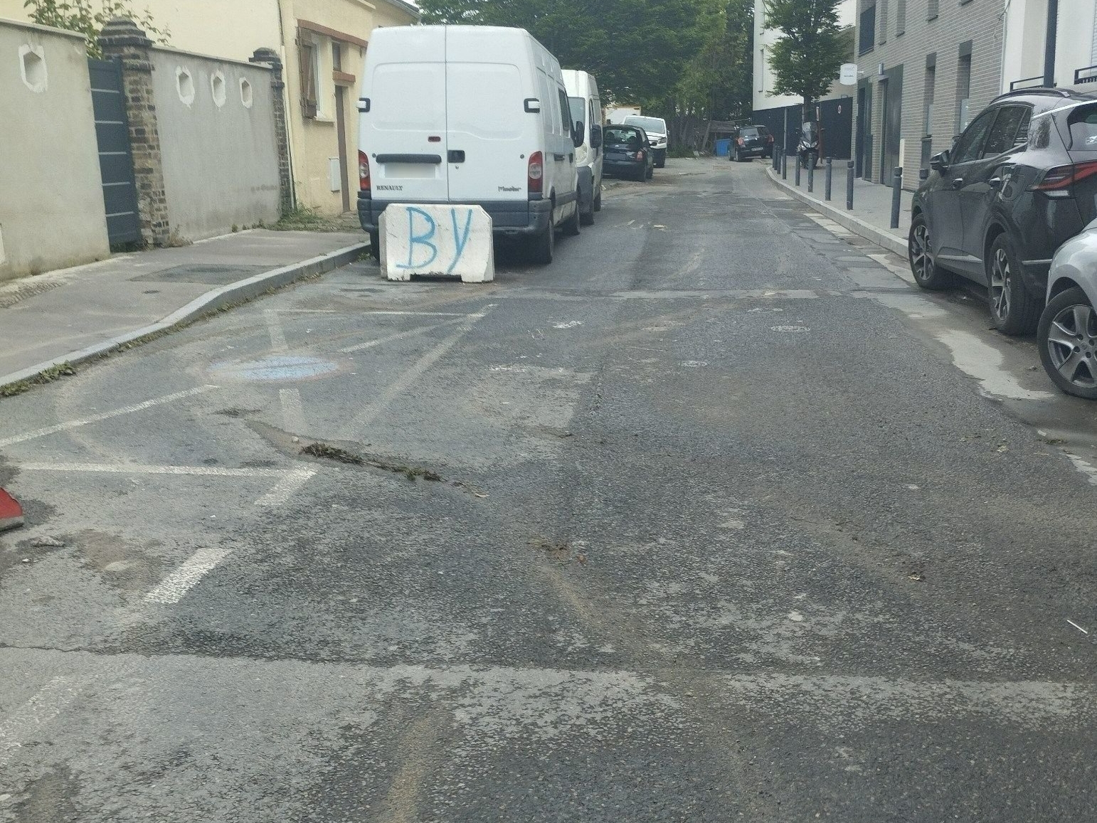 Saint-Denis, ce mardi. Un homme a été retrouvé une balle dans le thorax, dans la nuit de lundi à mardi, rue Martin Deleuze. DR