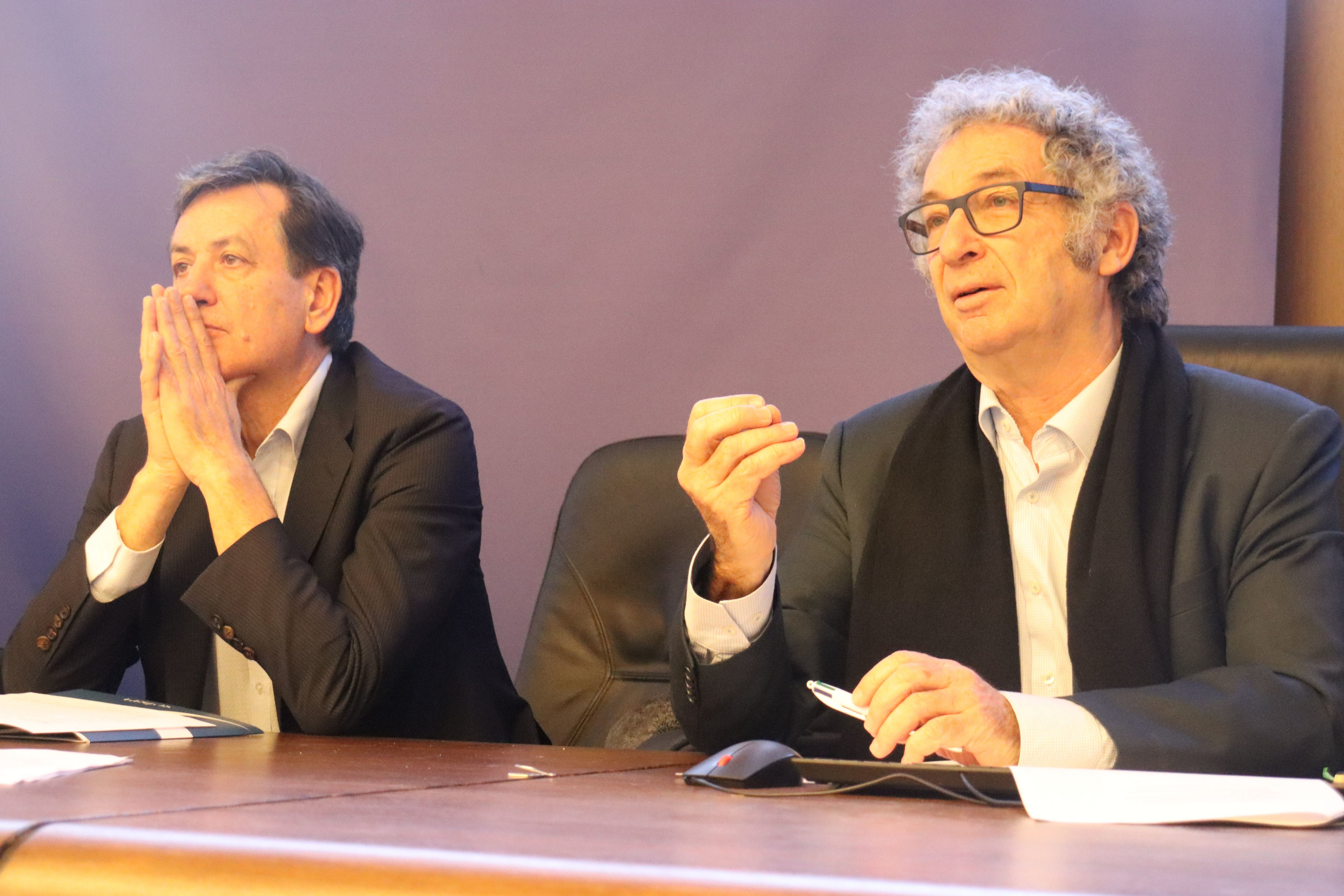 Nanterre (Hauts-de-Seine), le 1er mars. Comme l'avocat Didier Seban (à gauche), Éric Mouzin, père d'Estelle disparue en Seine-et-Marne en 2003, plaide pour une meilleure gestion des scellés dans les affaires criminelles. LP/David Livois