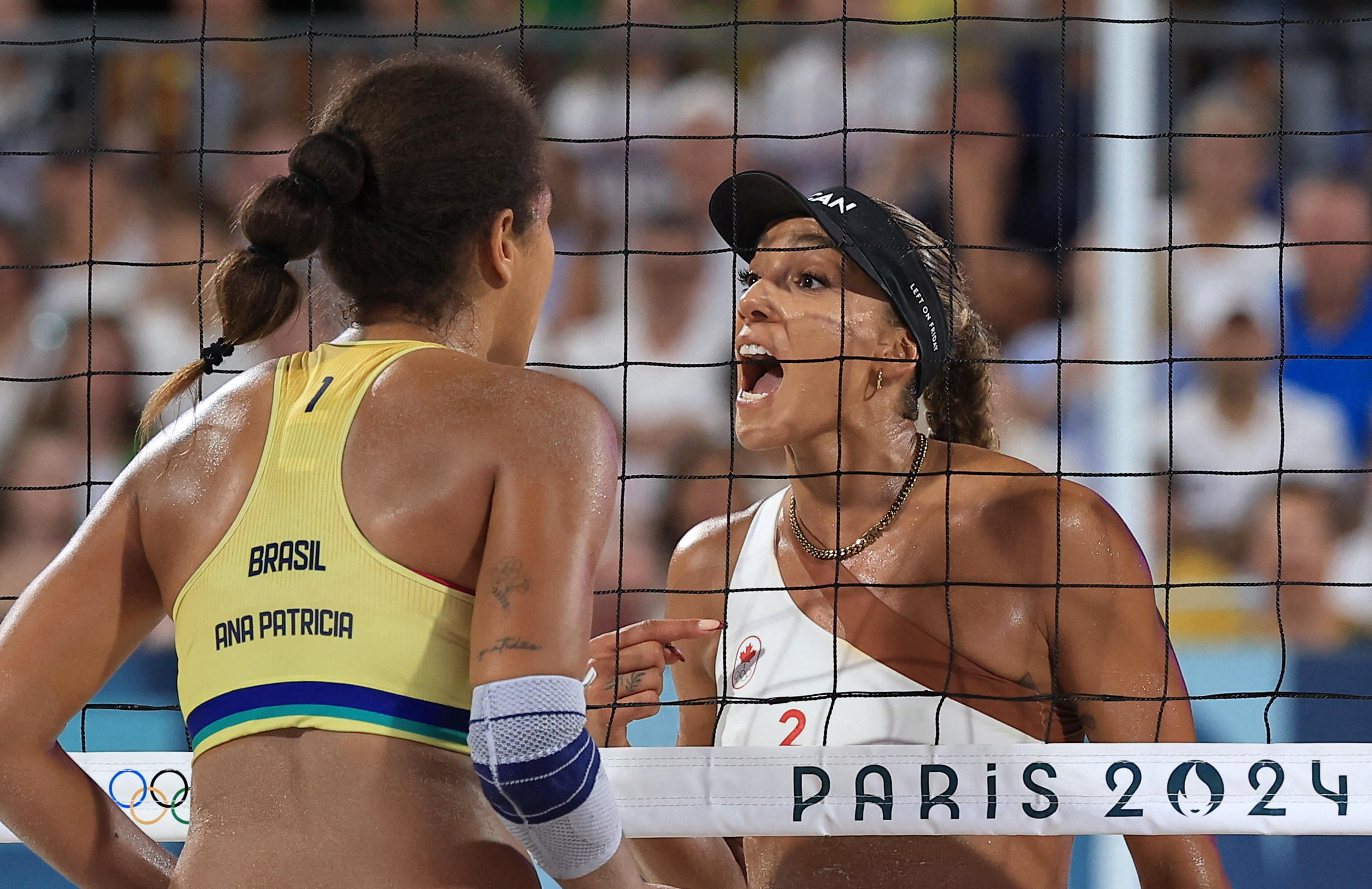 Les Brésiliennes et Canadiennes ont été finalement apaisées par le DJ en finale des Jeux. Icon Sport/Huang Zongzhi. REUTERS/Esa Alexander