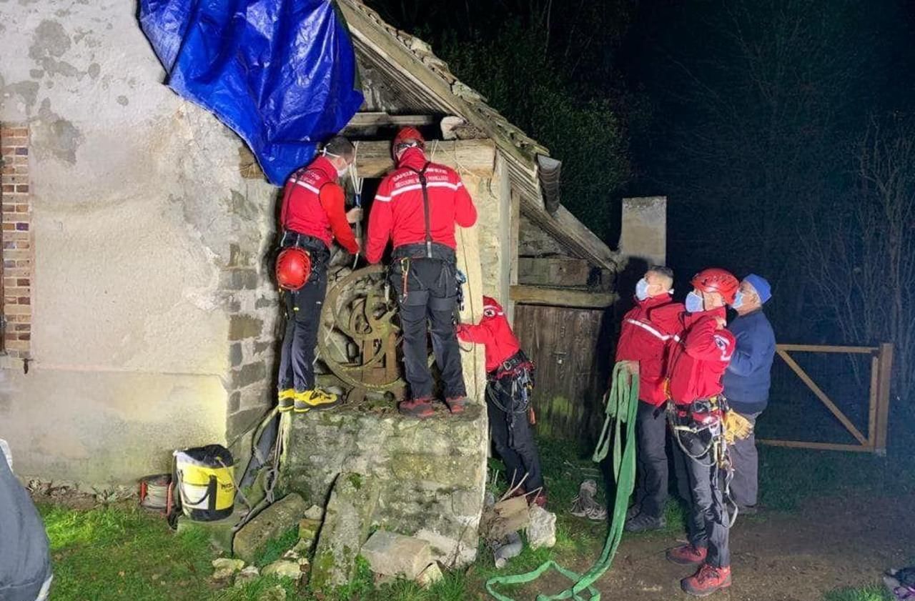 <b></b> Mousseaux-lès-Bray, mercredi soir. Les sapeurs-pompiers ont sauvé une chienne tombée dans un puits.