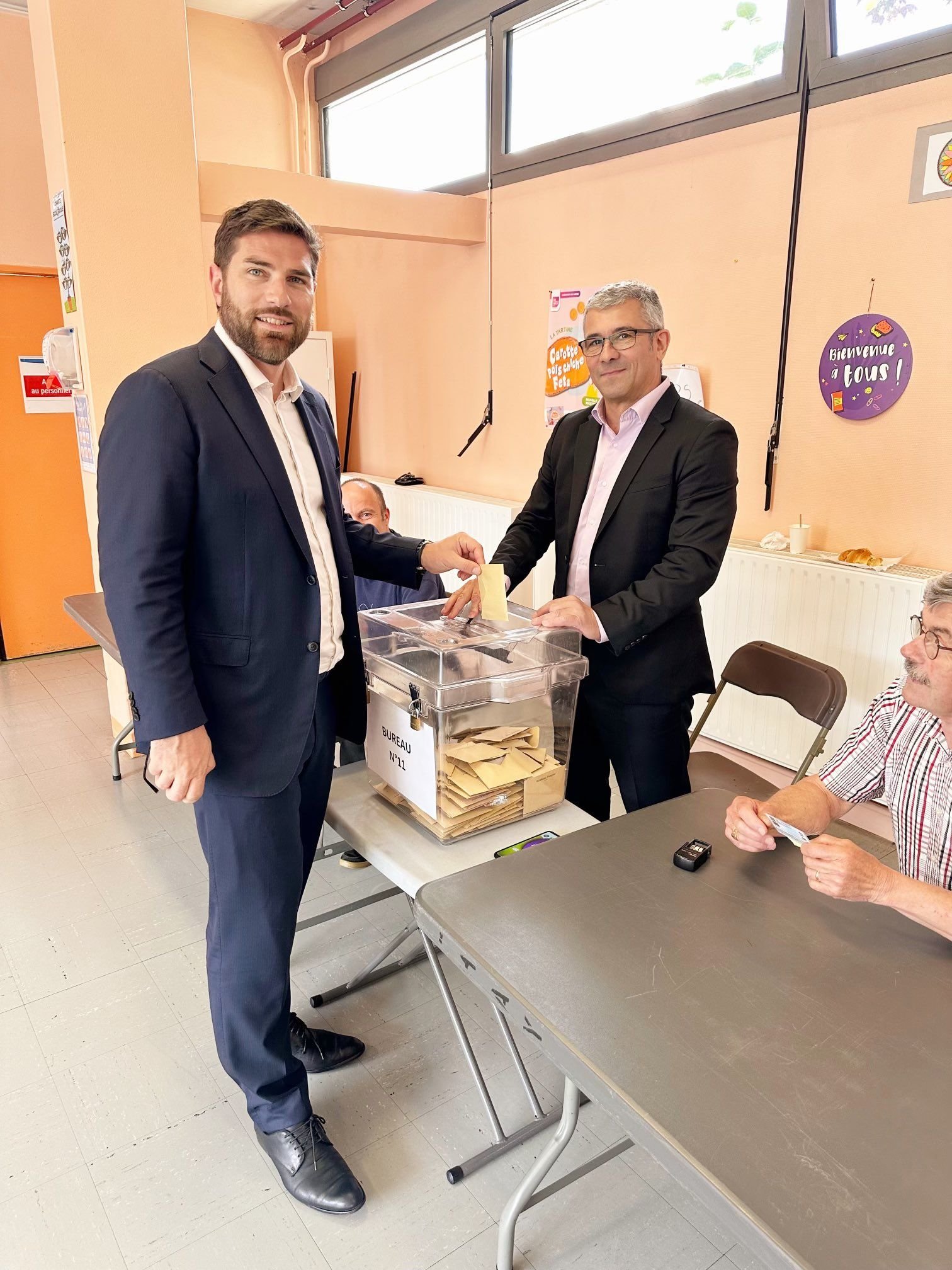 L'Haÿ-les-Roses, le 9 juin. Vincent Jeanbrun (LR), maire de la commune, a annoncé partir en campagne pour les législatives anticipées. Twitter