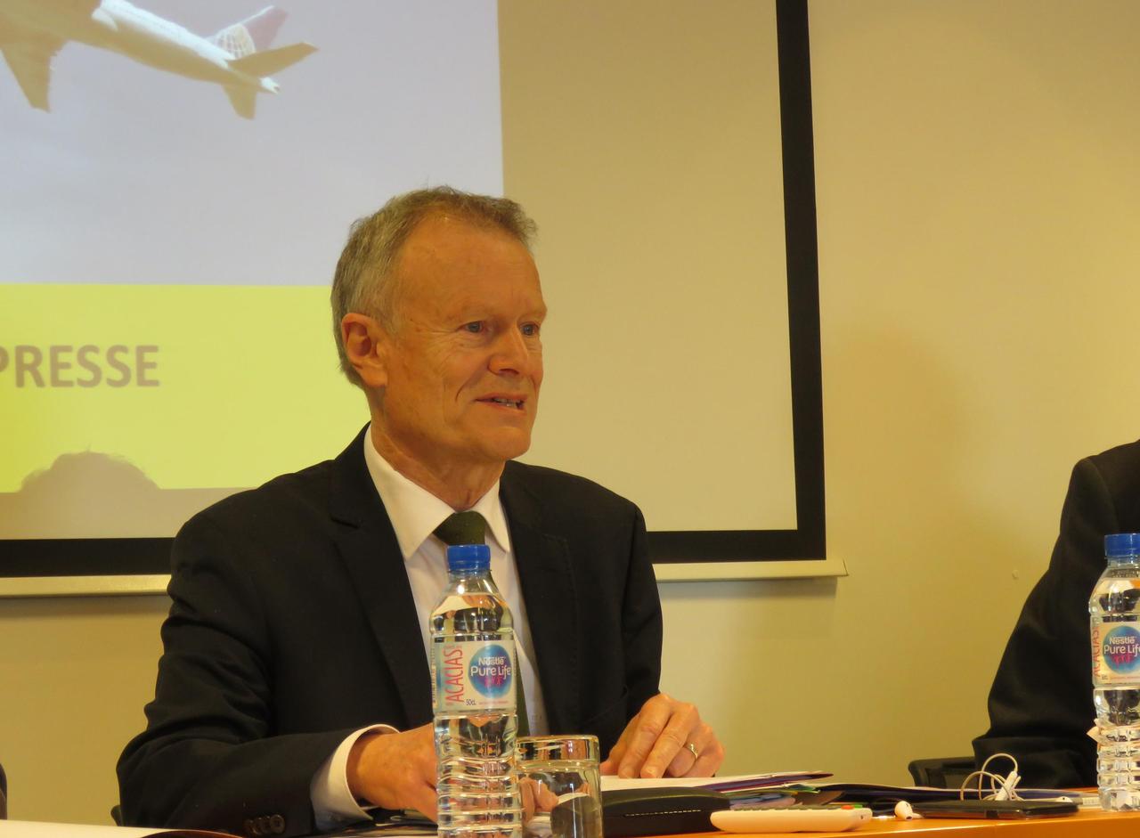 Archives. Jean-Pierre Blazy, le maire de Gonesse, menace d'attaquer le Plan de prévention du bruit dans l'environnement de l'aéroport. LP/T.C.