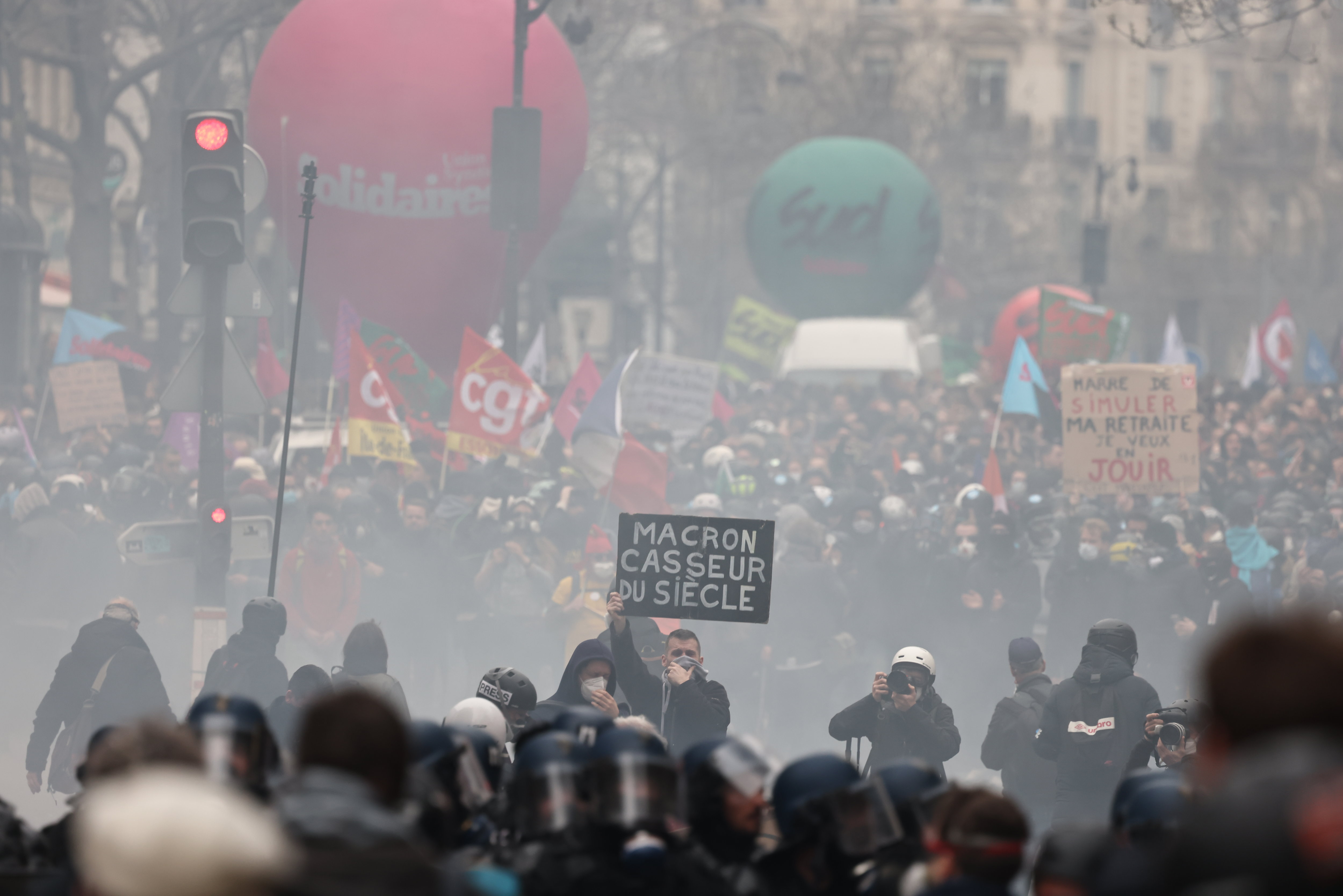 Si la grande majorité des manifestants ont défilé pacifiquement, la journée a aussi été marquée à Paris par des violences d’un niveau encore jamais vu en marge d’une manifestation organisée à l’appel des syndicats. LP/Frédéric Dugit
