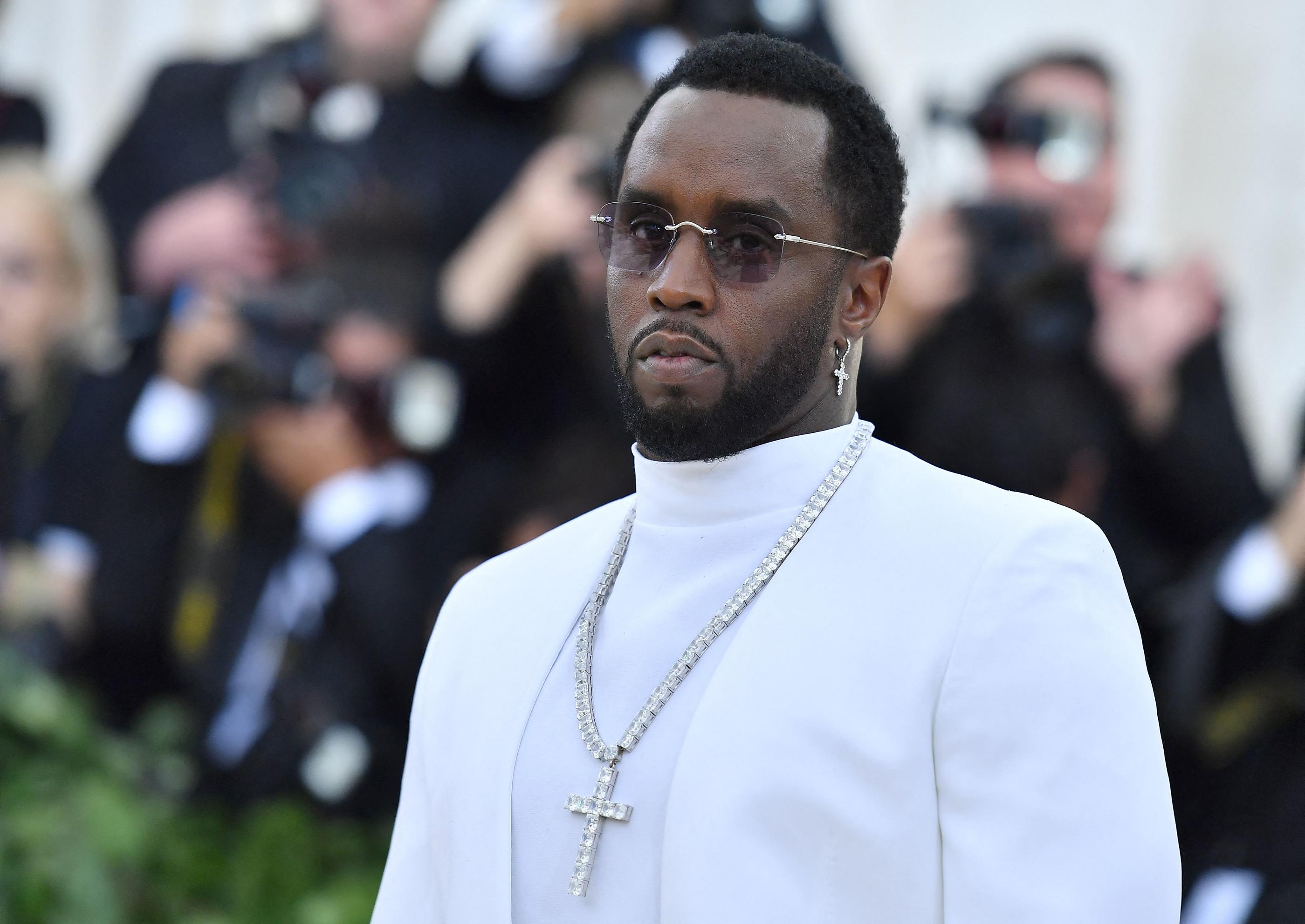 P. Diddy, 54 ans, est décrit par ses victimes présumées comme un prédateur sexuel violent, qui utilisait alcool et drogues pour obtenir leur soumission. AFP/ANGELA WEISS