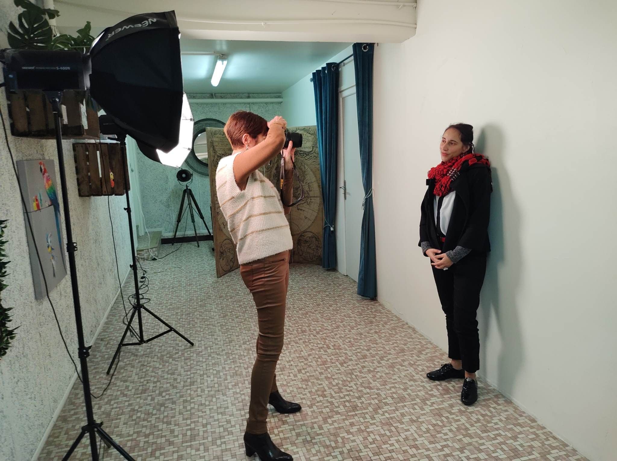 Eolia, 30 ans, passe au studio photo de la Cravate solidaire, association qui lutte contre la discrimination à l'image lors d'une opération lancée par Pôle emploi. LP/Doris Henry