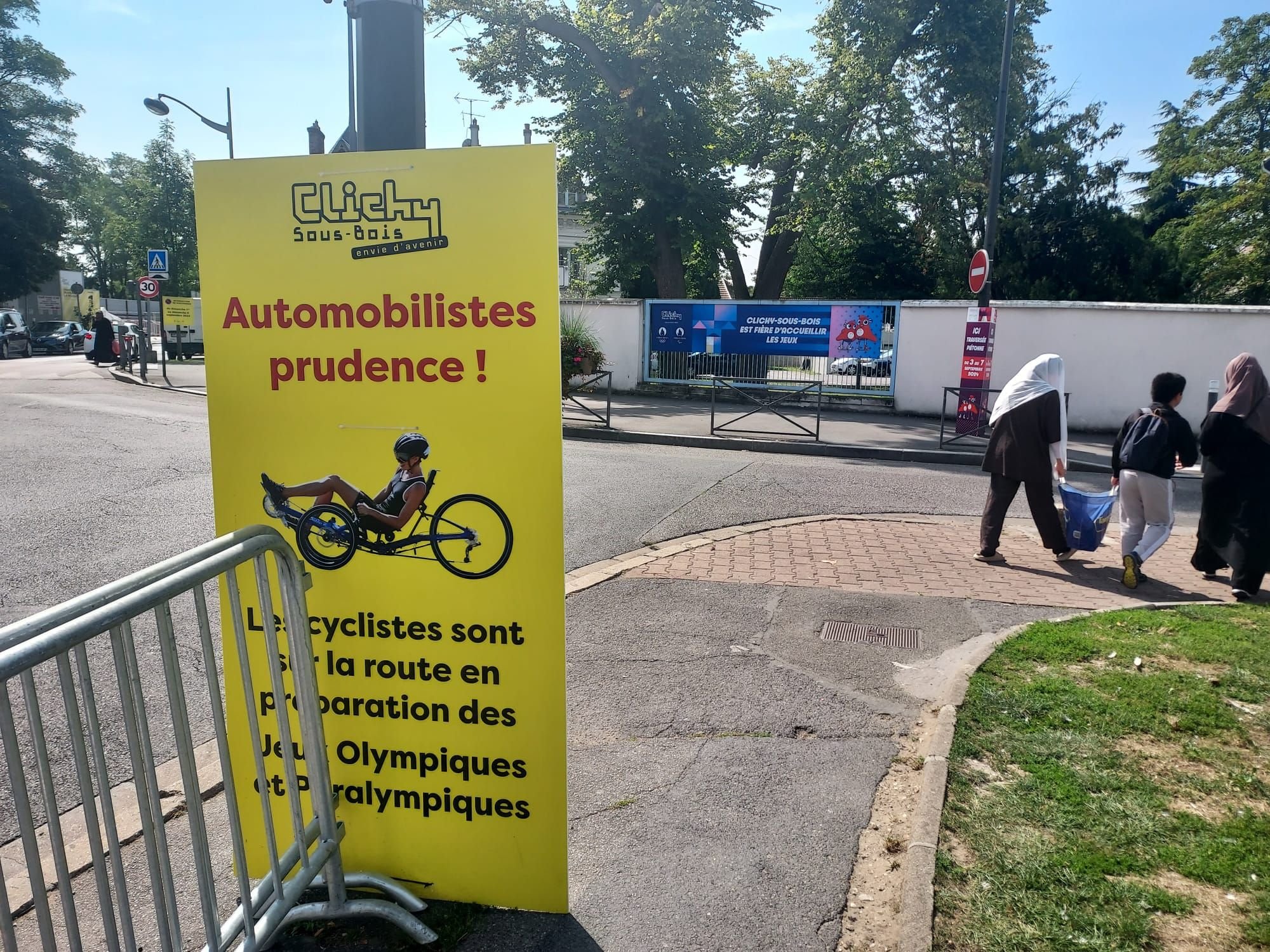 Clichy-sous-Bois (Seine-Saint-Denis), ce jeudi 29 août. De nombreuses restrictions vont être mises en place dans une très large partie de la ville. Dès mardi prochain, les voitures stationnées dans le périmètre interdit seront enlevées. LP/A.L.