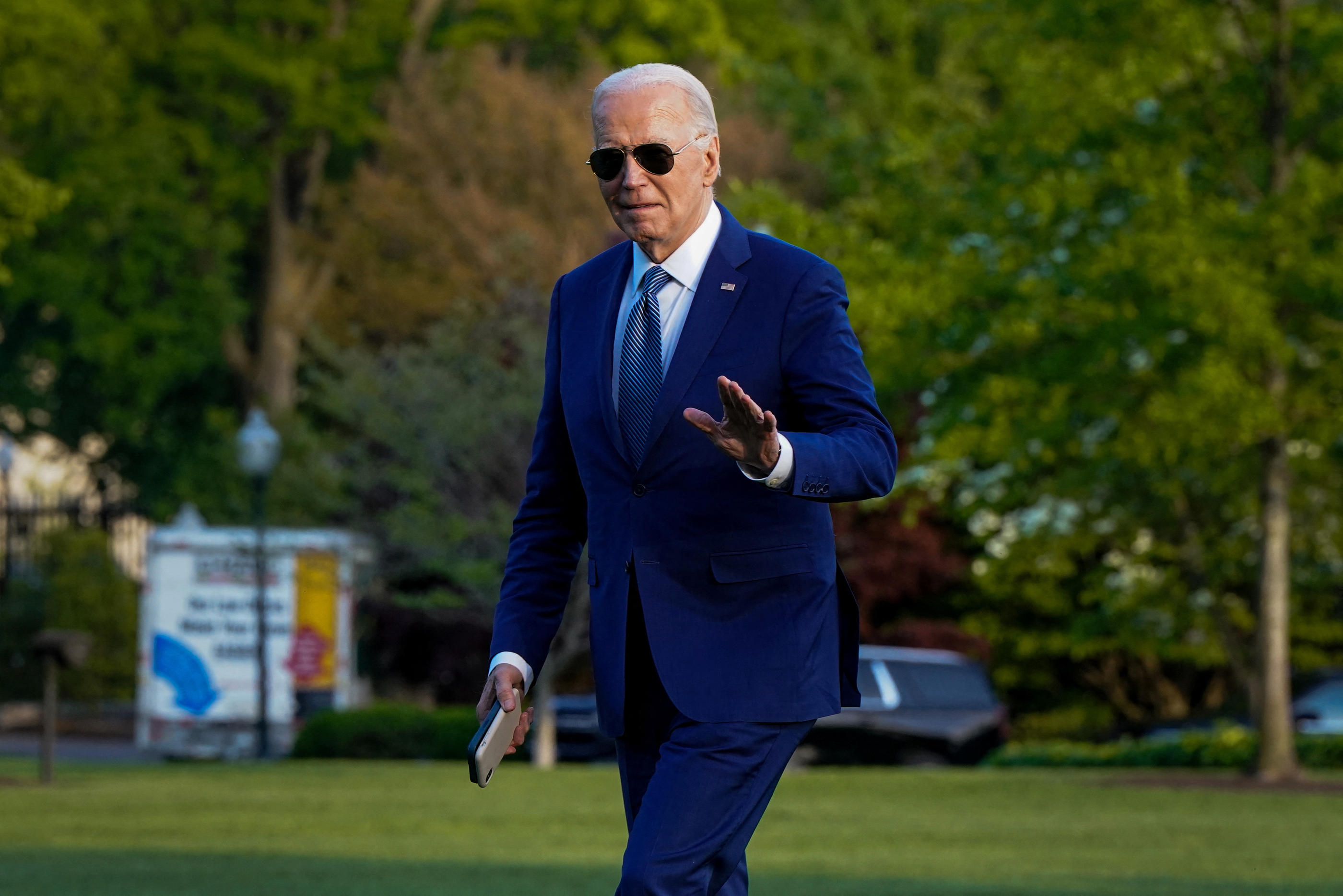 Le président Joe Biden a aussitôt annoncé qu’il allait promulguer le texte. REUTERS/Elizabeth Frantz
