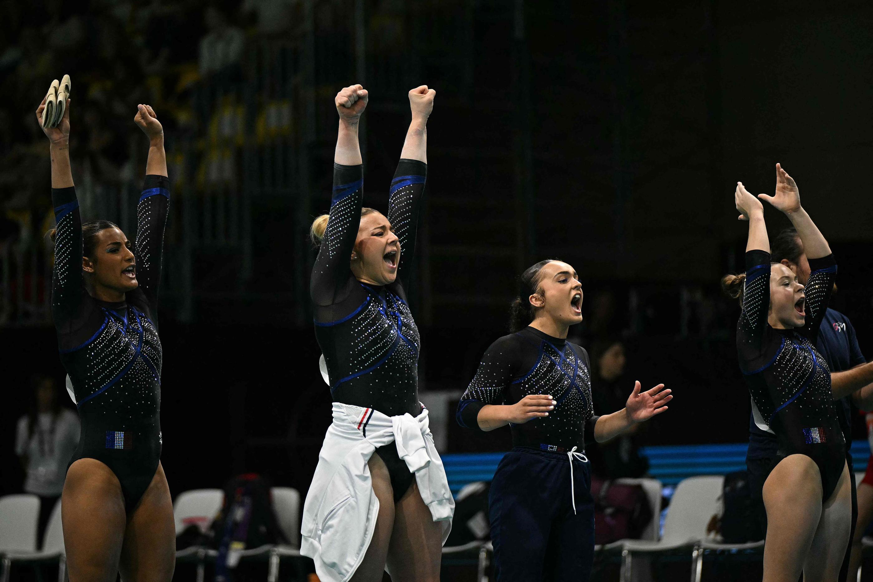 L'équipe de France féminine de gymnastique a remporté ce dimanche la médaille de bronze du concours par équipes, dominé par l'Italie devant la Grande-Bretagne. GABRIEL BOUYS/AFP