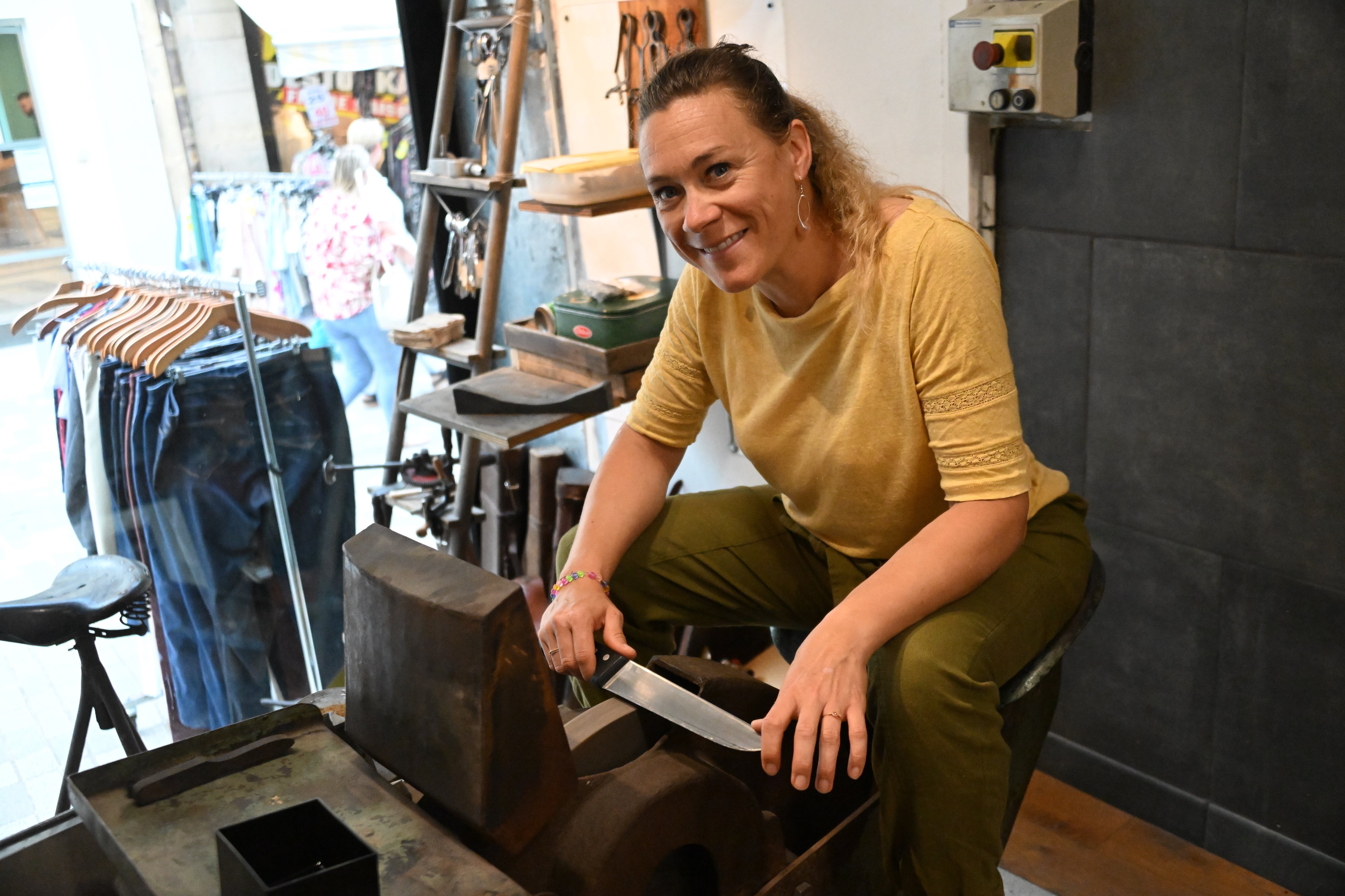 La Maison James dirigée par Pauline Zacharie a remis en vitrine son activité coutellerie. LP/Alain Bollery