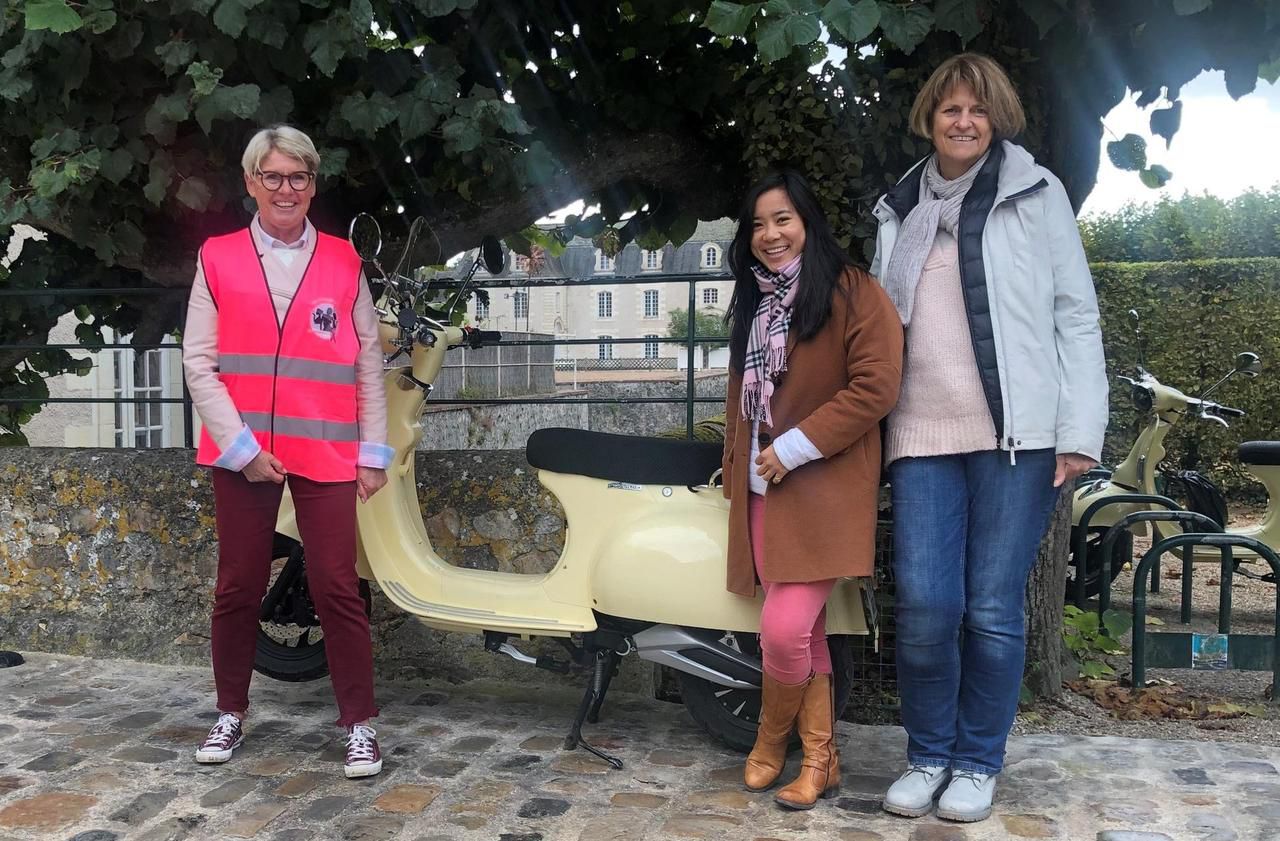 <b></b> Villandry, mercredi 14 octobre 2020. Fabienne et Jade de Marsilly ont embarqué Brigitte pour cette aventure de trois jours dans le cadre d'octobre rose.