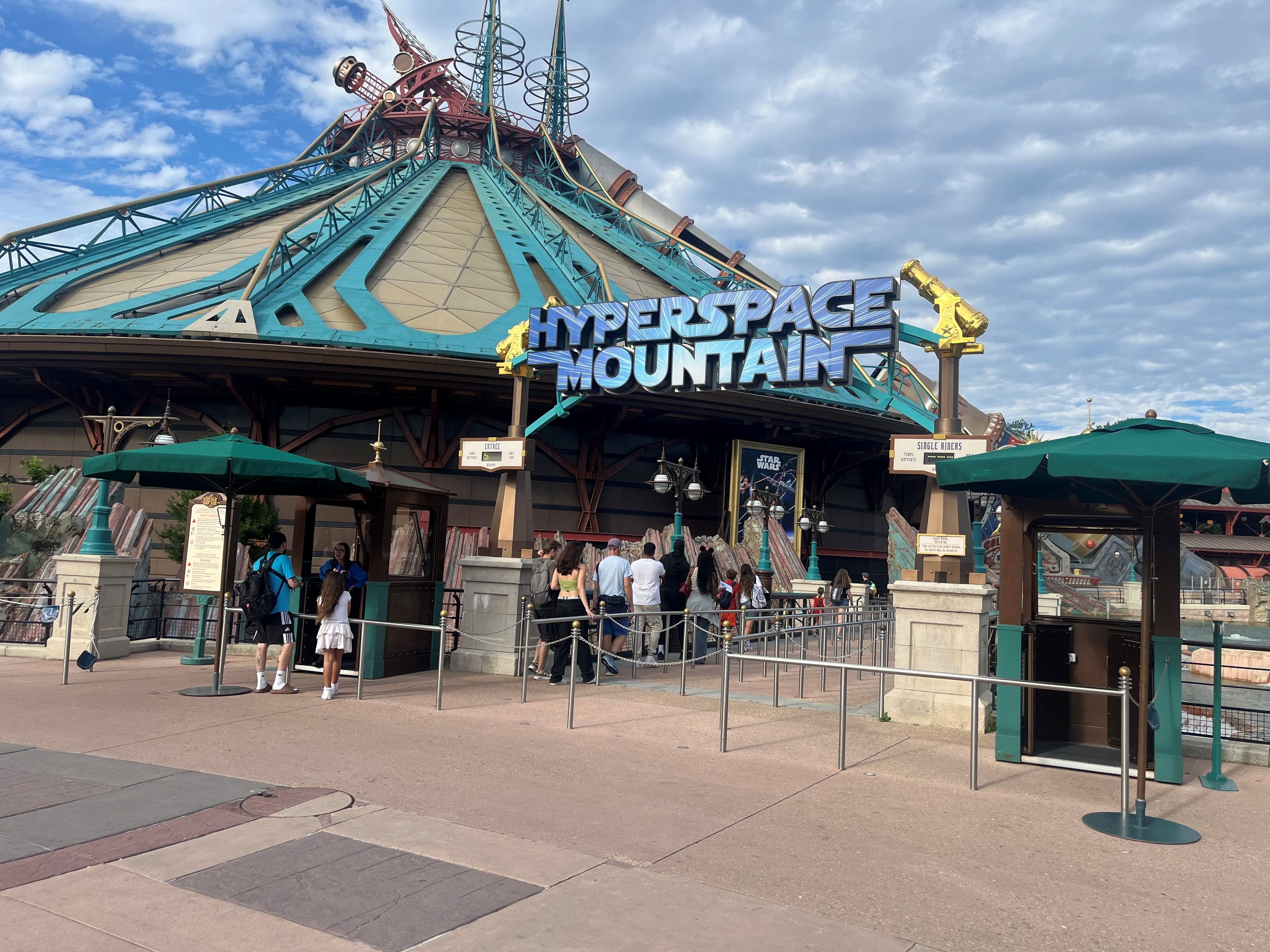 Disneyland Paris (Seine-et-Marne), le 28 juillet. Incroyable ! Depuis le début des Jeux olympiques, il faut à peine faire la queue pour accéder aux attractions. LP/Yanis Soul