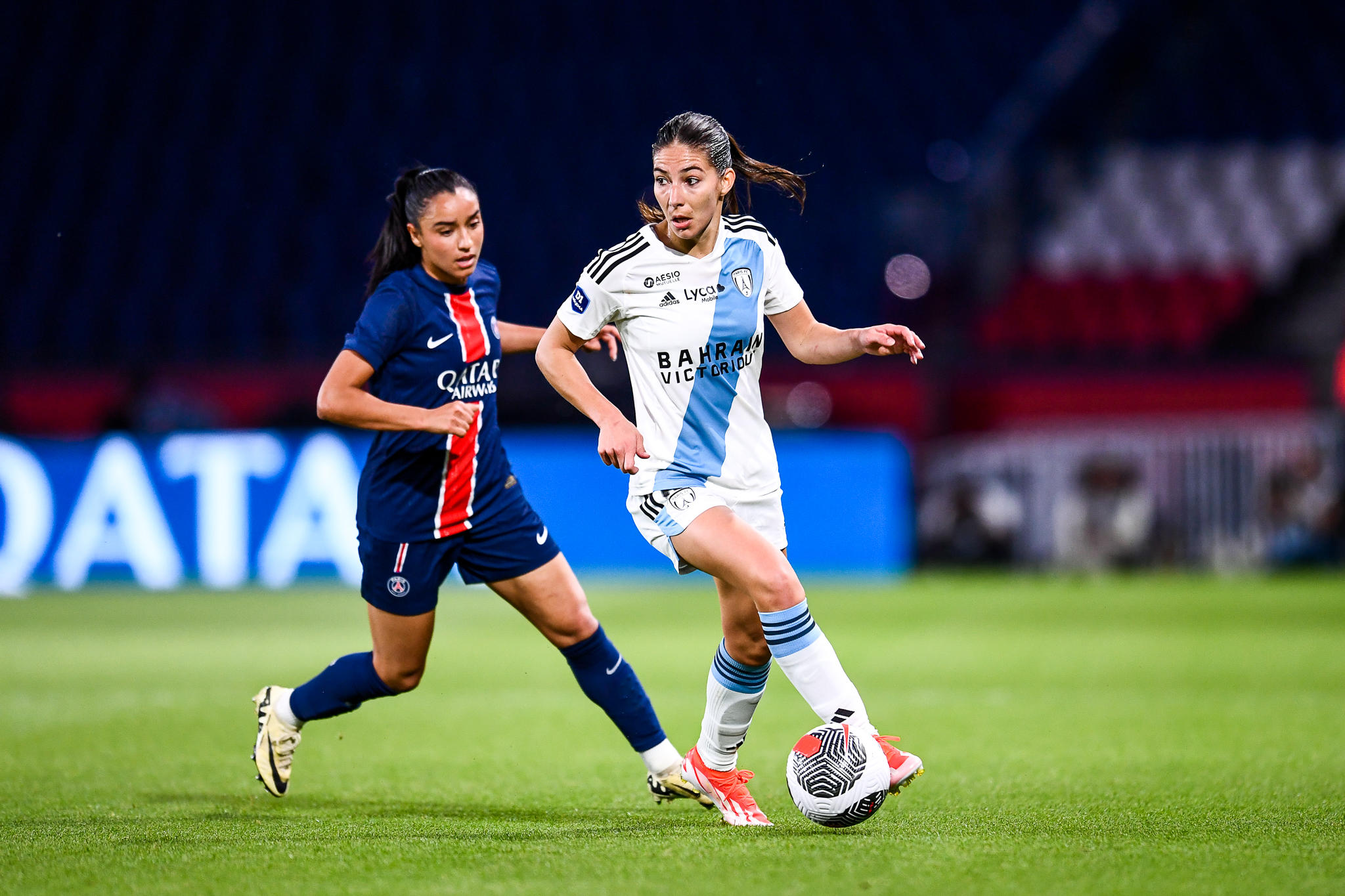 Sakina Karchaoui affrontera la Juventus avec le PSG et Clara Mateo Manchester City avec le Paris FC au 2e tour des barrages de la Ligue des Champions. Icon Sport