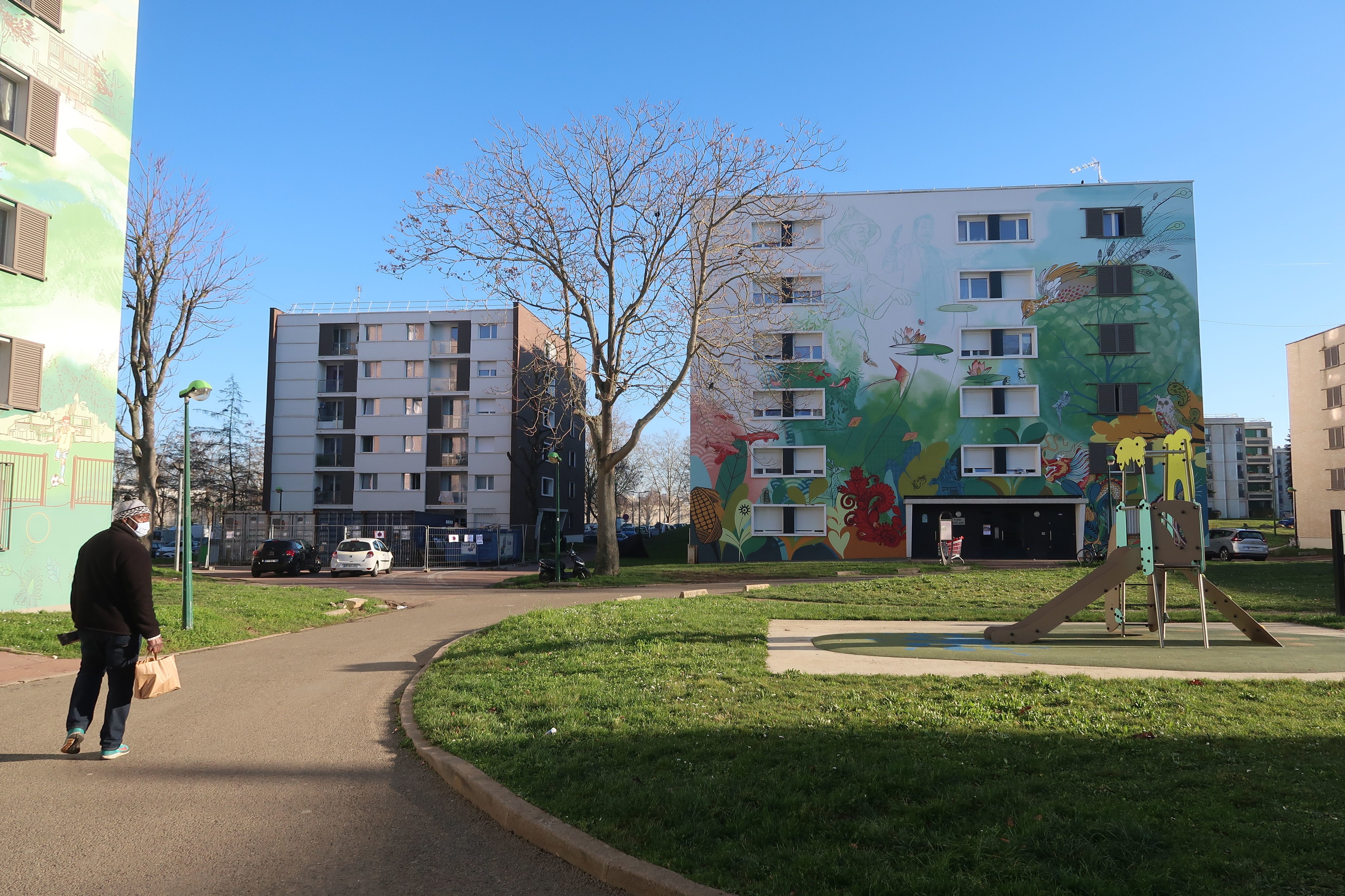 Les manifestation réunis mercredi protestaient contre le projet rénovation du quartier du Valibout à Plaisir. LP/M.G.