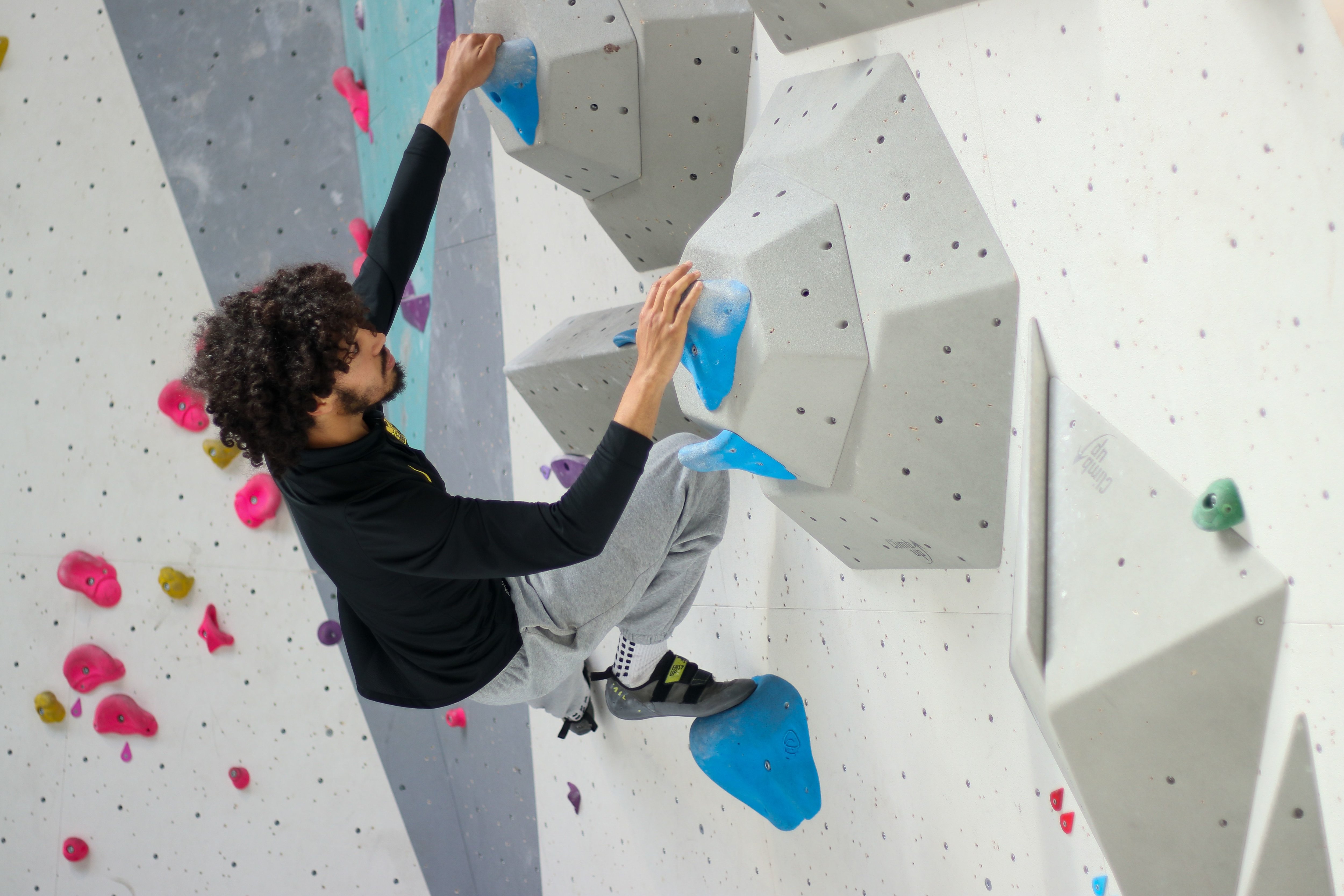 Dans le cadre de l'héritage des JO 2024, un club d'escalade vient d'être créé au Bourget. L'association Apart et la fédération ont mis en place un programme d'insertion professionnelle visant à former des moniteurs. LP/Mathilde Debarre