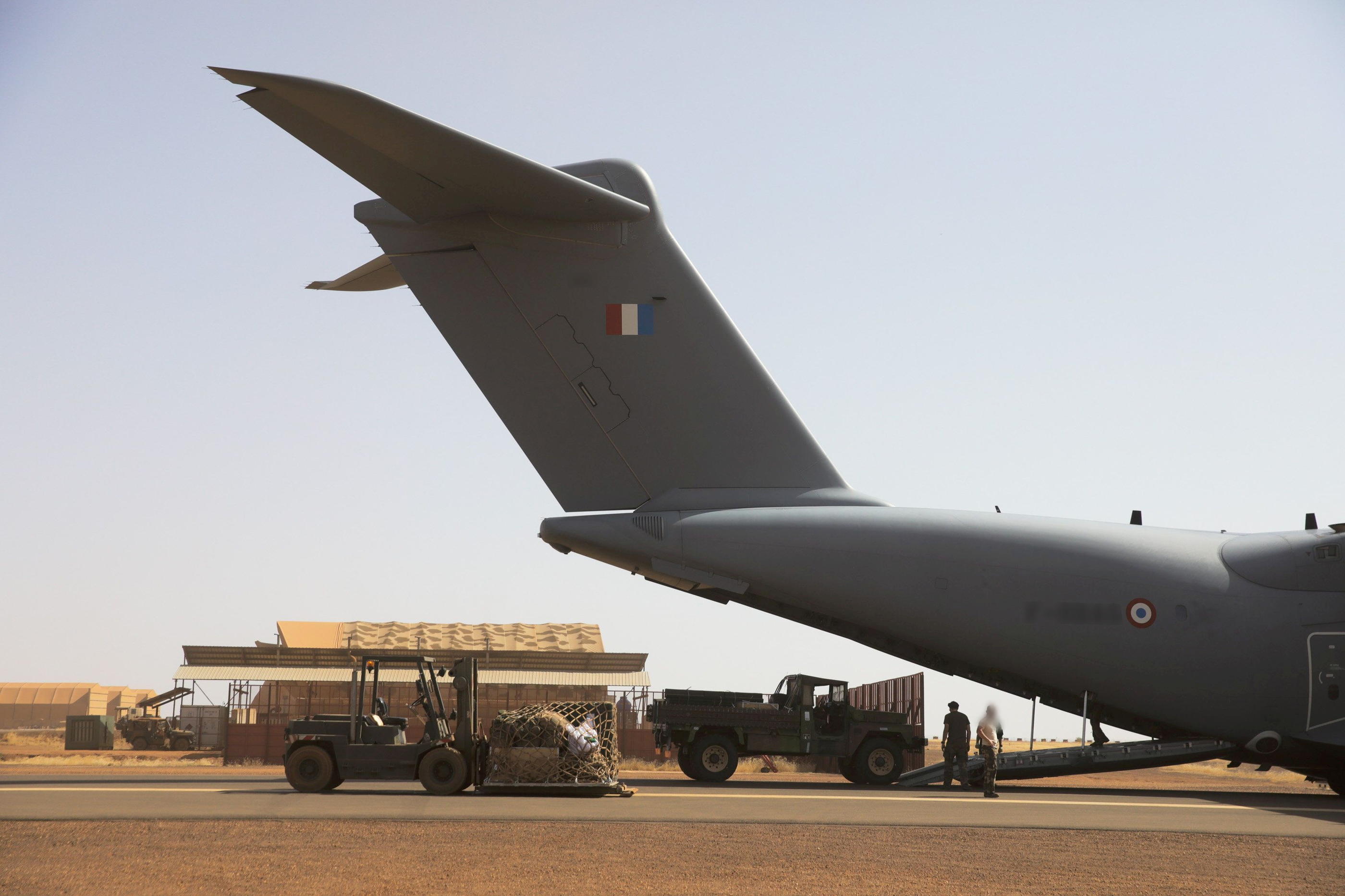 Gao (Mali), le 30 octobre 2019. Sur la base militaire de Gao, débarquement d'un véhicule logistique militaire français d'un avion A400 M. (Illustration) LP/Philippe de Poulpiquet