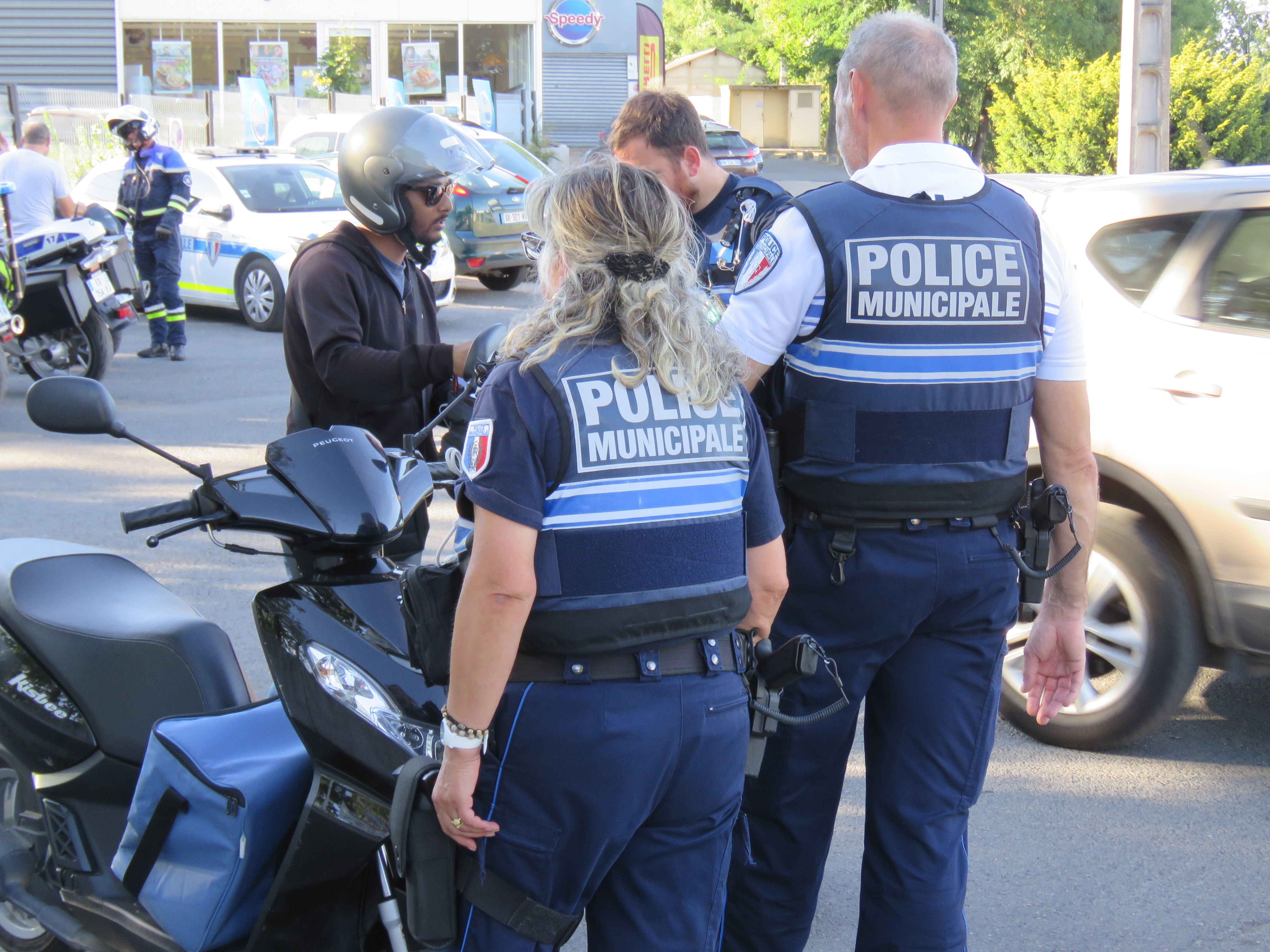 Villeparisis, le lundi 8 août 2022. Les autorités ont procédé au contrôle de 39 véhicules, dont 16 deux roues. 5 infractions ont été constatées, dont un défaut d'assurance sur un moto.