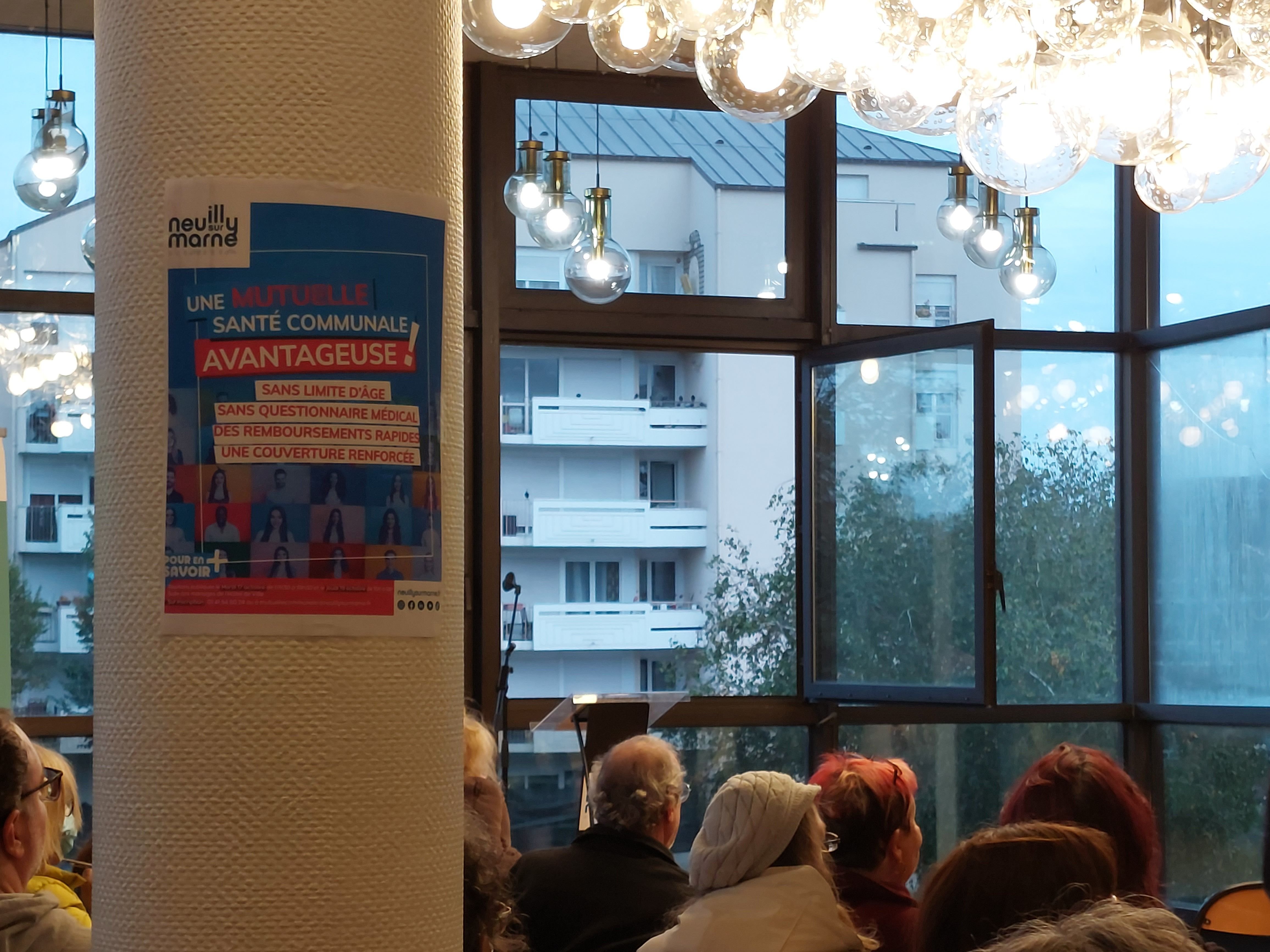 Neuilly-sur-Marne (Seine-Saint-Denis), le mardi 17 octobre 2023. La réunion d'information au sujet de la future mutuelle communale a suscité un engouement notable auprès de la population, notamment les personnes âgées. LP/E.M.