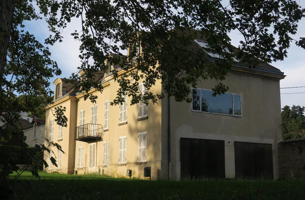 <b></b> Archives. La maison de Gérard-Philipe se trouve dans un parc de 5 ha que la ville de Cergy souhaite rouvrir au public.