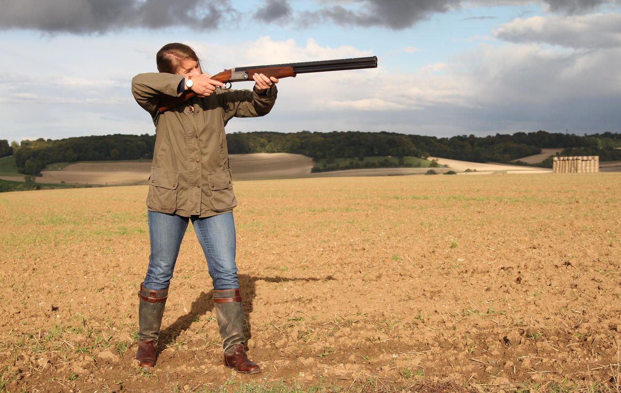 <b></b> Solene Kiss, jeune chasseuse de 26 ans, participe à l'ouverture de la chasse.  