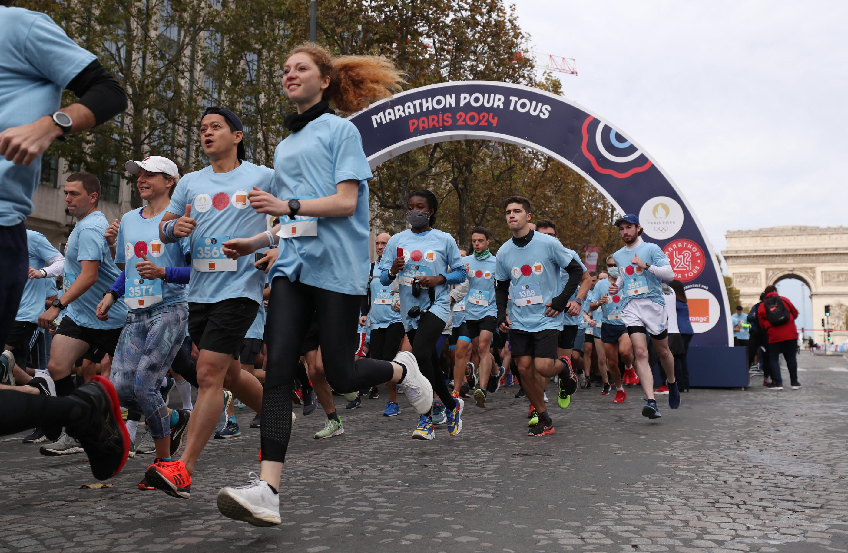 35 000 dossards pour le Marathon pour tous ont été attribués, via notamment des événements sportifs et un récent tirage au sort effectué parmi les coureurs les plus réguliers du club Paris 2024. Icon Sport/Gao Jing/Xinhua