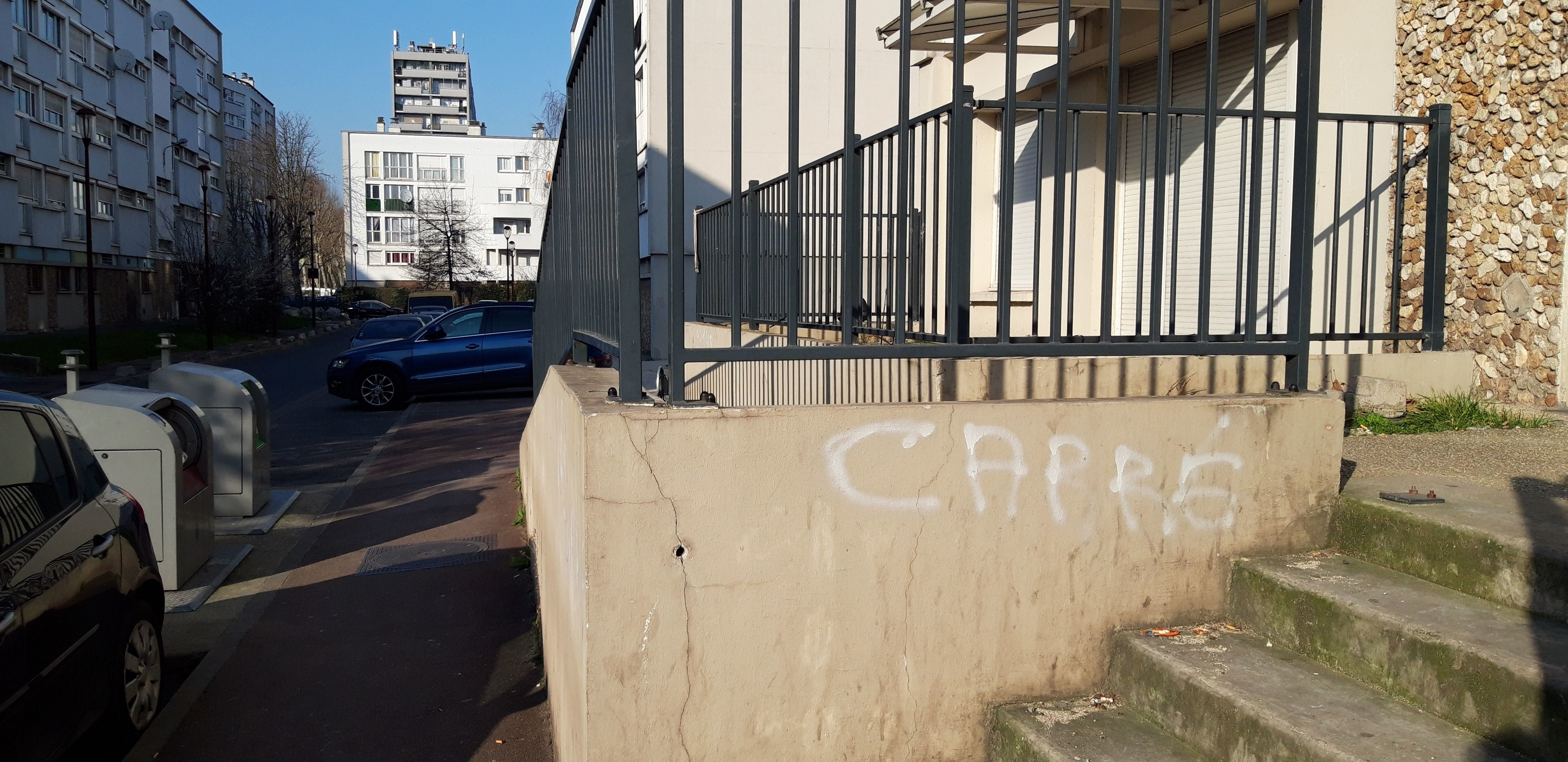 Bondy (Seine-Saint-Denis), jeudi 2 mars. Deux hommes de 21 ans ont été blessés par balles au niveau du numéro 6 de la rue Rol-Tanguy, près du point de deal baptisé «le carré». LP/N.R.