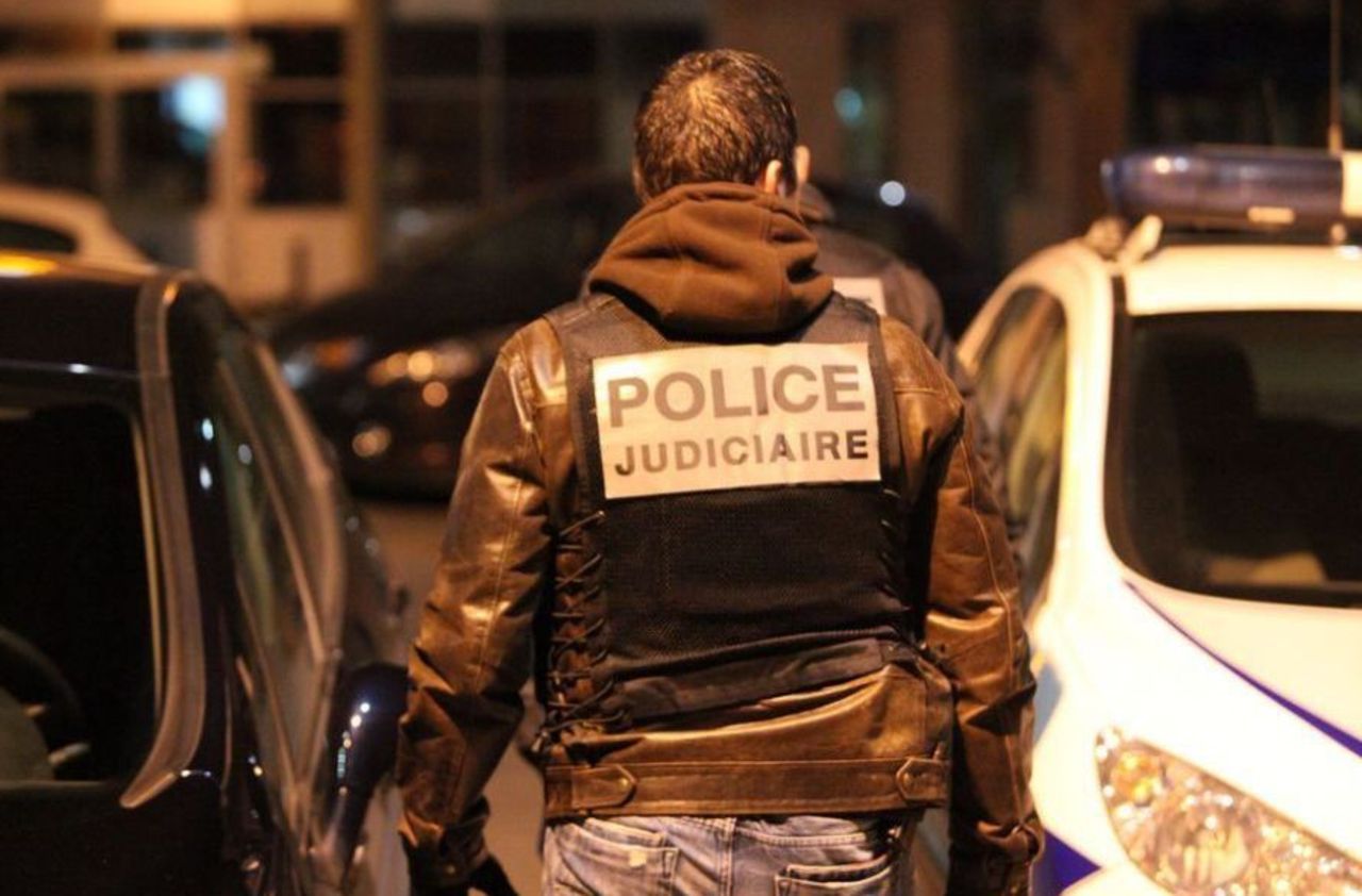 Les enquêteurs de la police judiciaire ont arrêté deux suspects au petit matin, le 11 mars, dans les XIXe et XVIe arrondissements de Paris. LP/Benjamin Derveaux