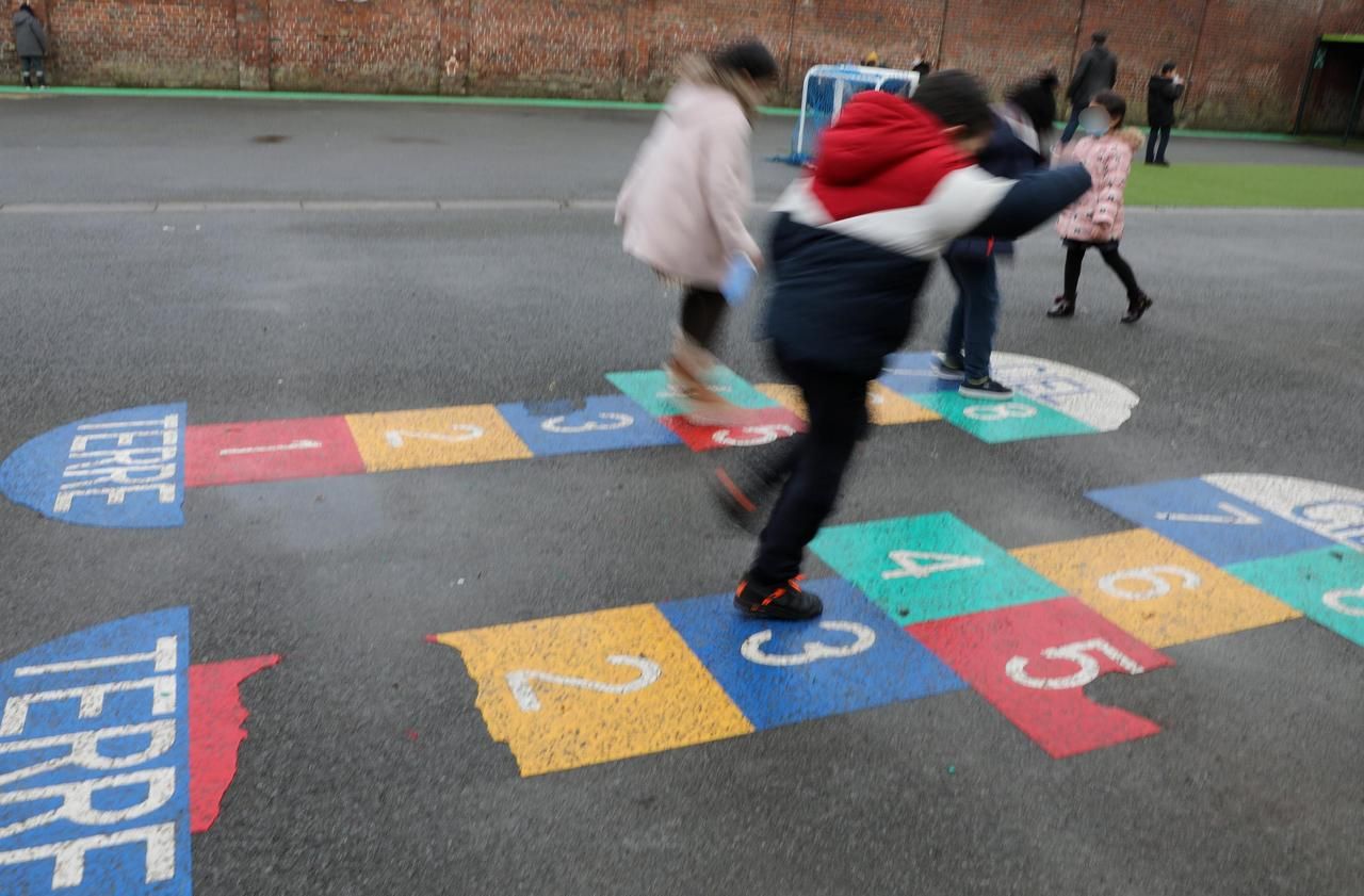 -A la recherche des «petits fantômes» de l'école républicaine