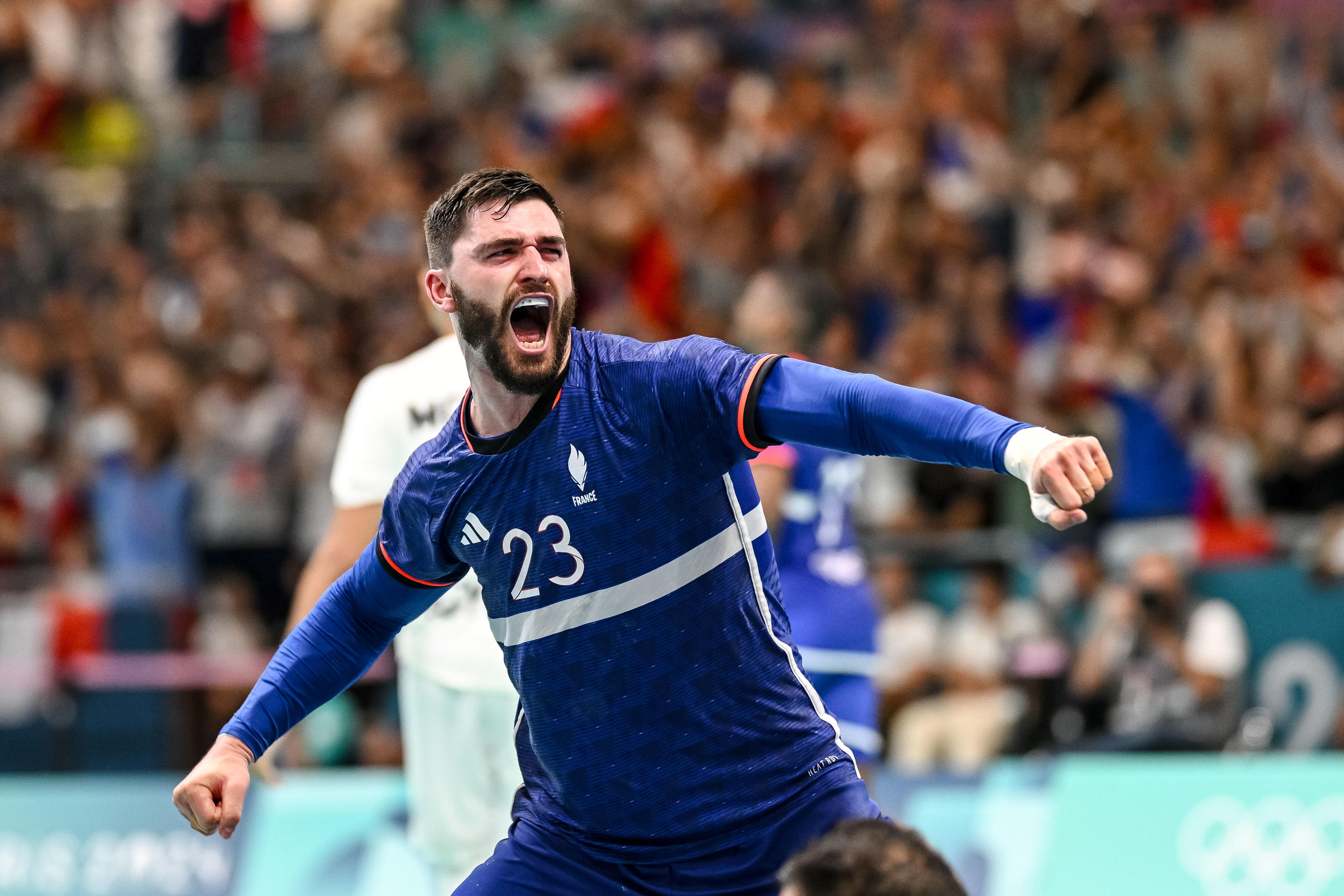 Ludovic Fabregas auteur du but de l'égalisation pour les Bleus.  (Photo by Harry Langer/DeFodi Images)