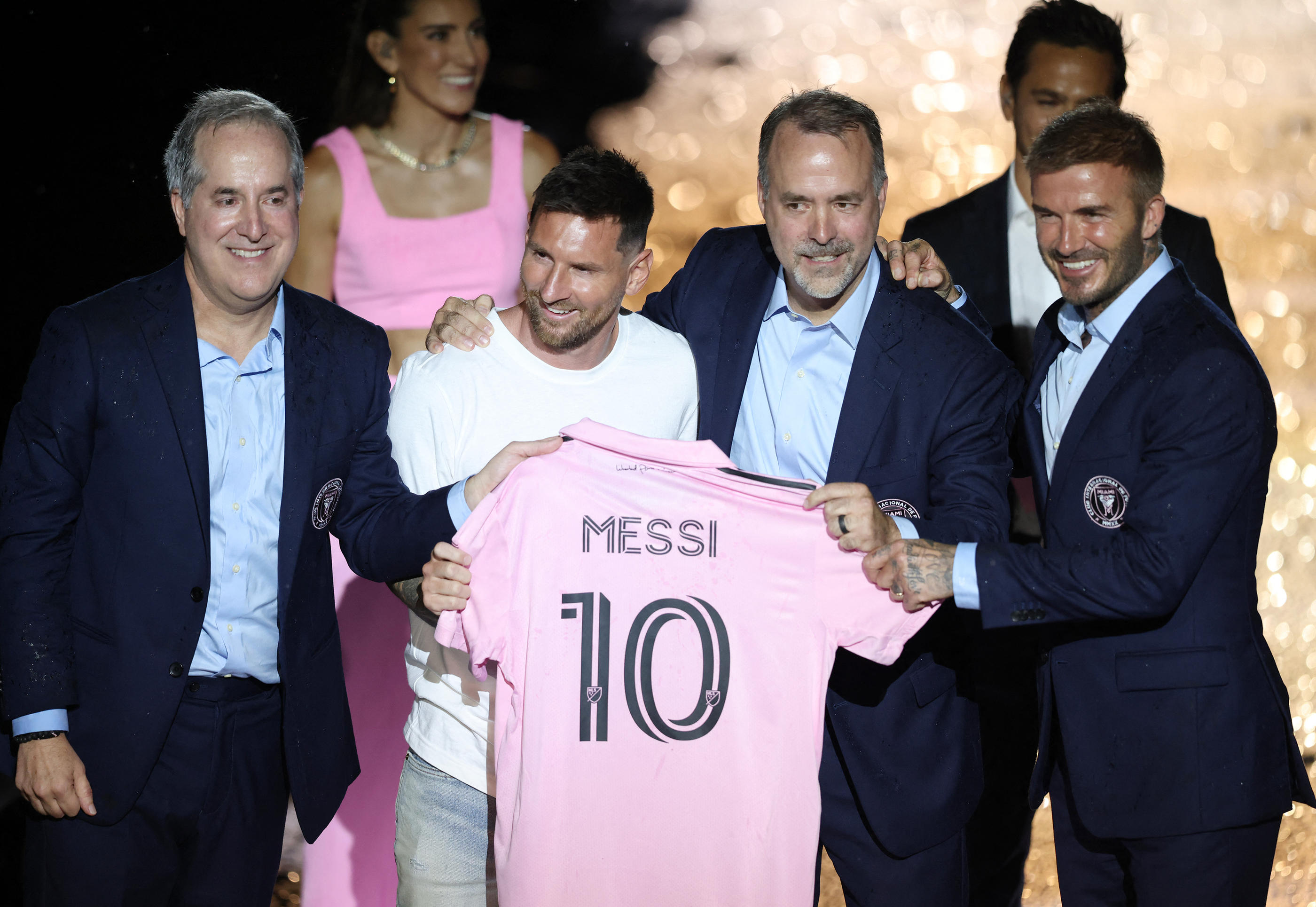 Jorge Mas (à gauche), ici lors de la présentation de Messi, est co-propriétaire de l'Inter Miami avec David Beckham (à droite). Icon sport