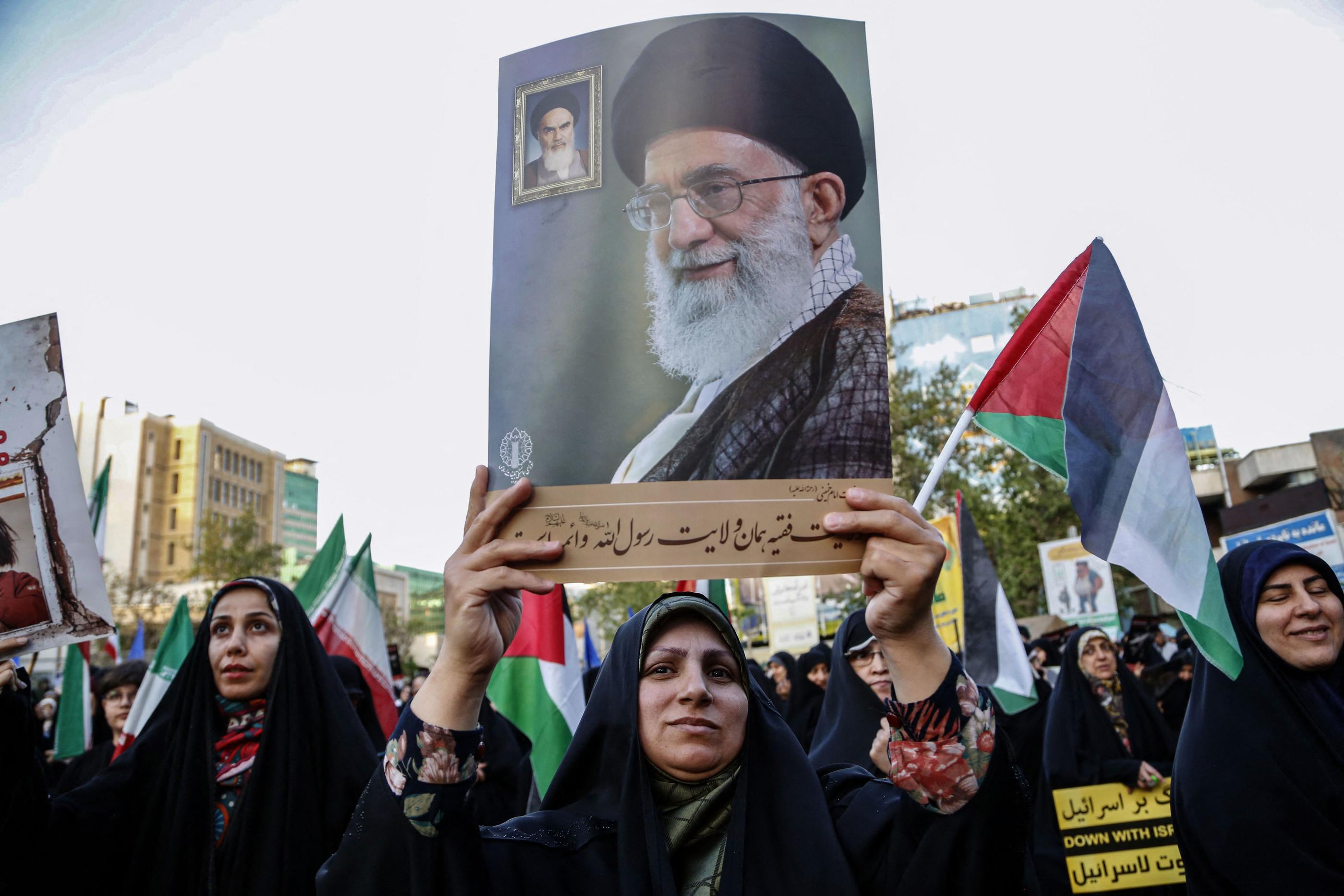 Manifestation de soutien au pouvoir à Téhéran, en Iran, après l'attaque lancée contre Israël. AFP/Atta Kenare. 