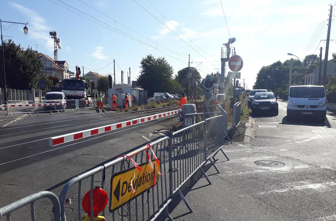 Roissy-en-Brie (Seine-et-Marne). Plusieurs accidents ont déjà en lieu à ce passage à niveau. LP/Sébastien Blondé