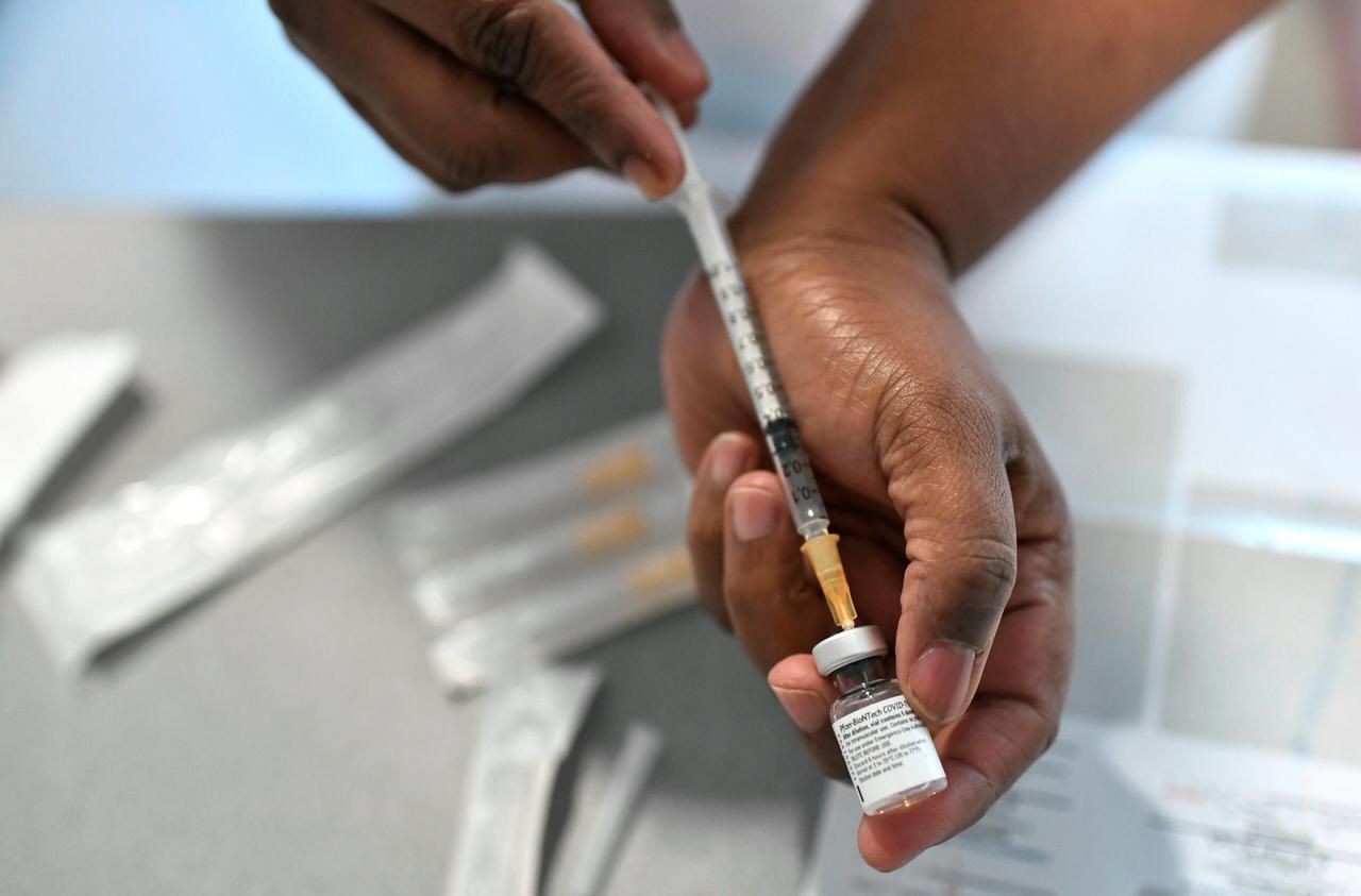 Faut-il repousser la deuxième dose de vaccin pour toucher plus de monde ?