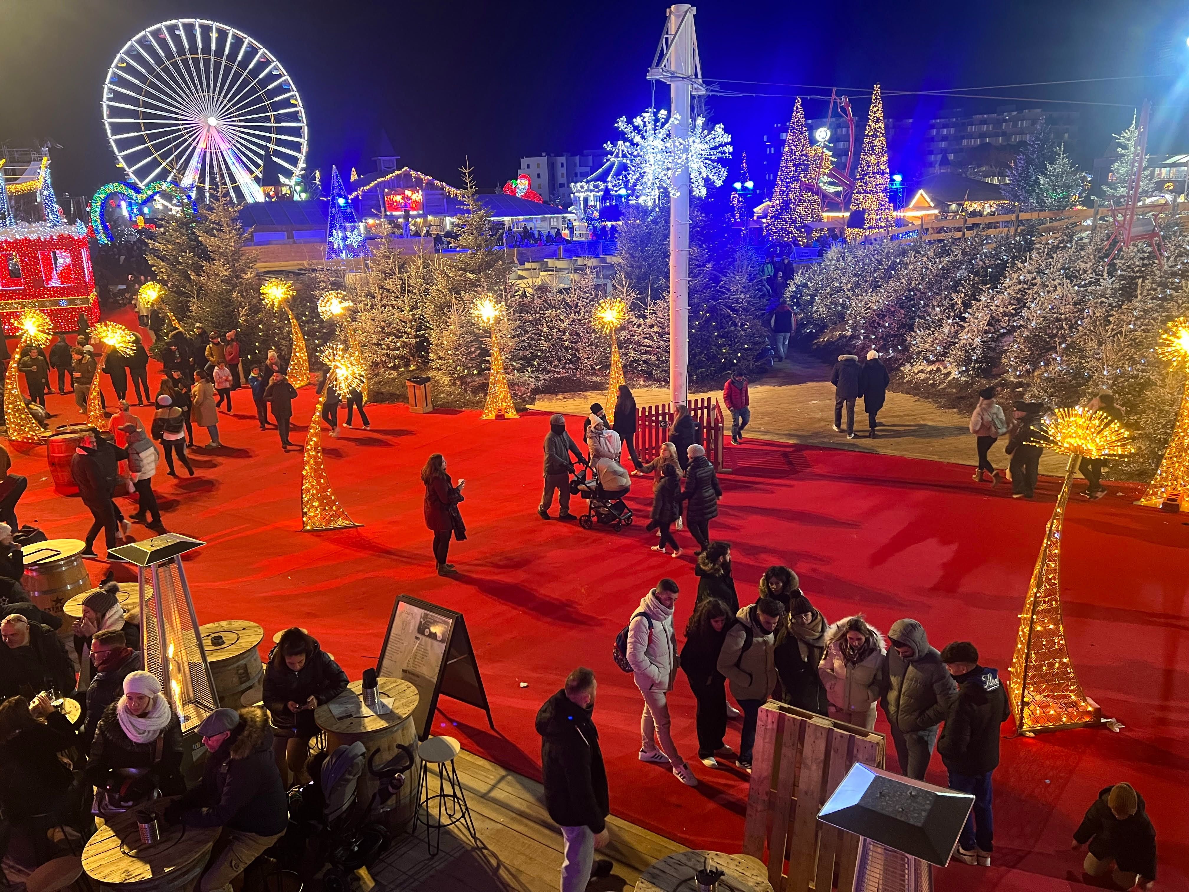 Le village de Noël du Barcarès, qui ouvrira cette année le 15 novembre, attire jusqu'à 1 500 000 personnes. Avec animations, automates et patinoire, mais potentiellement sans le maire de la commune, Alain Ferrand, soupçonné de corruption et en détention provisoire depuis le 30 avril. LP/Christian Goutorbe