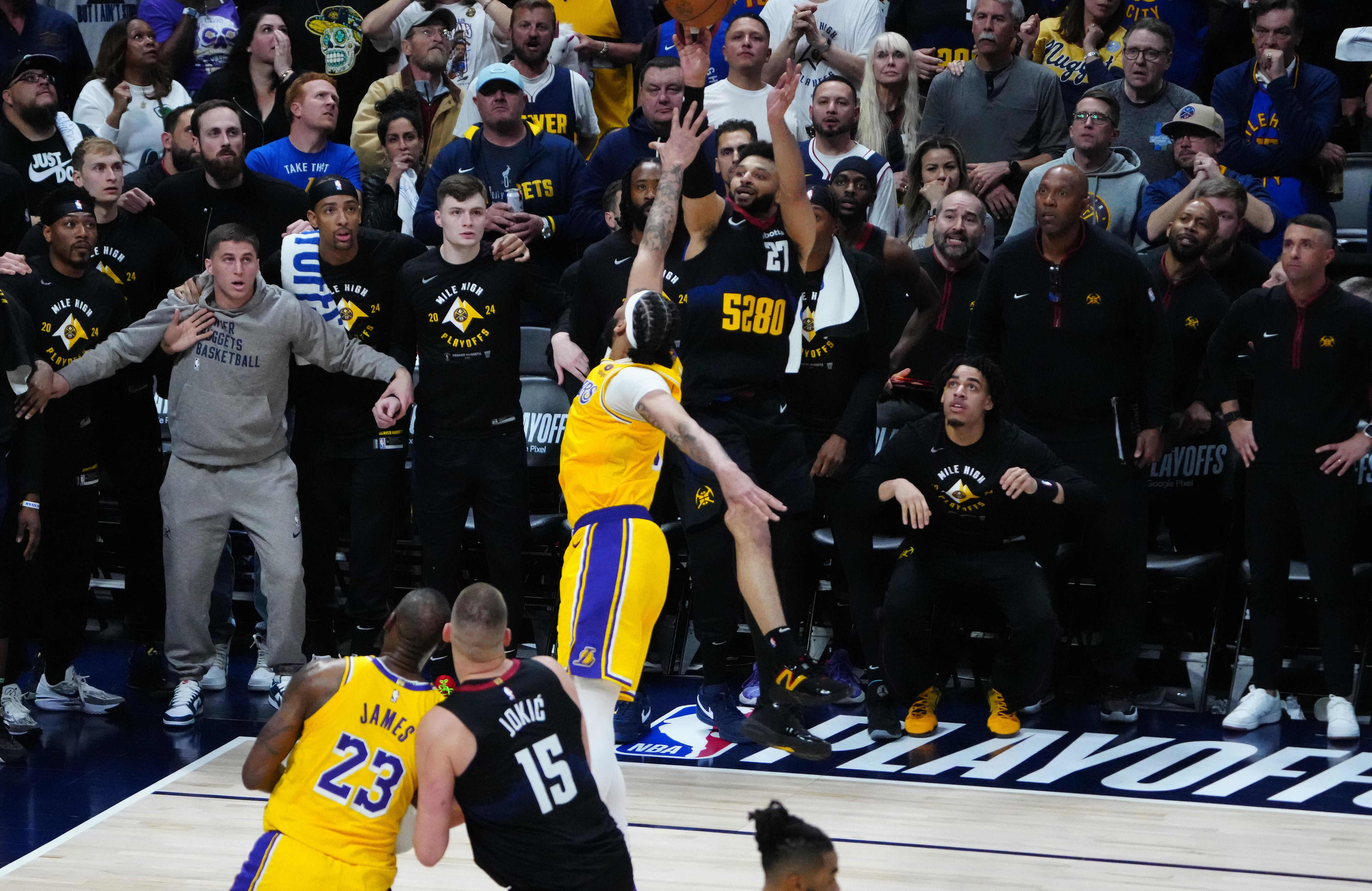 Jamal Murray a offert la victoire à Denver face aux Lakers d'un tir en extension, dans la nuit de lundi à mardi. Icon Sport/Ron Chenoy
