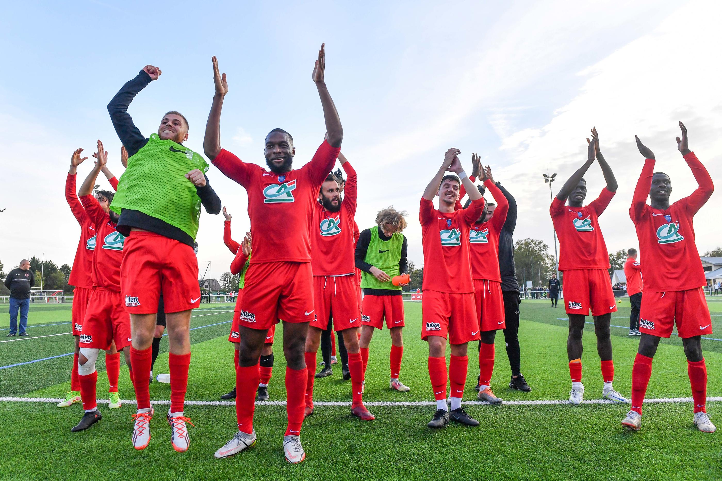 La joie des joueurs de Marcoussis-Nozay-La Ville du Bois (D1) après leur victoire face au Pays du Valois (R1). Franco Arland/Icon Sport