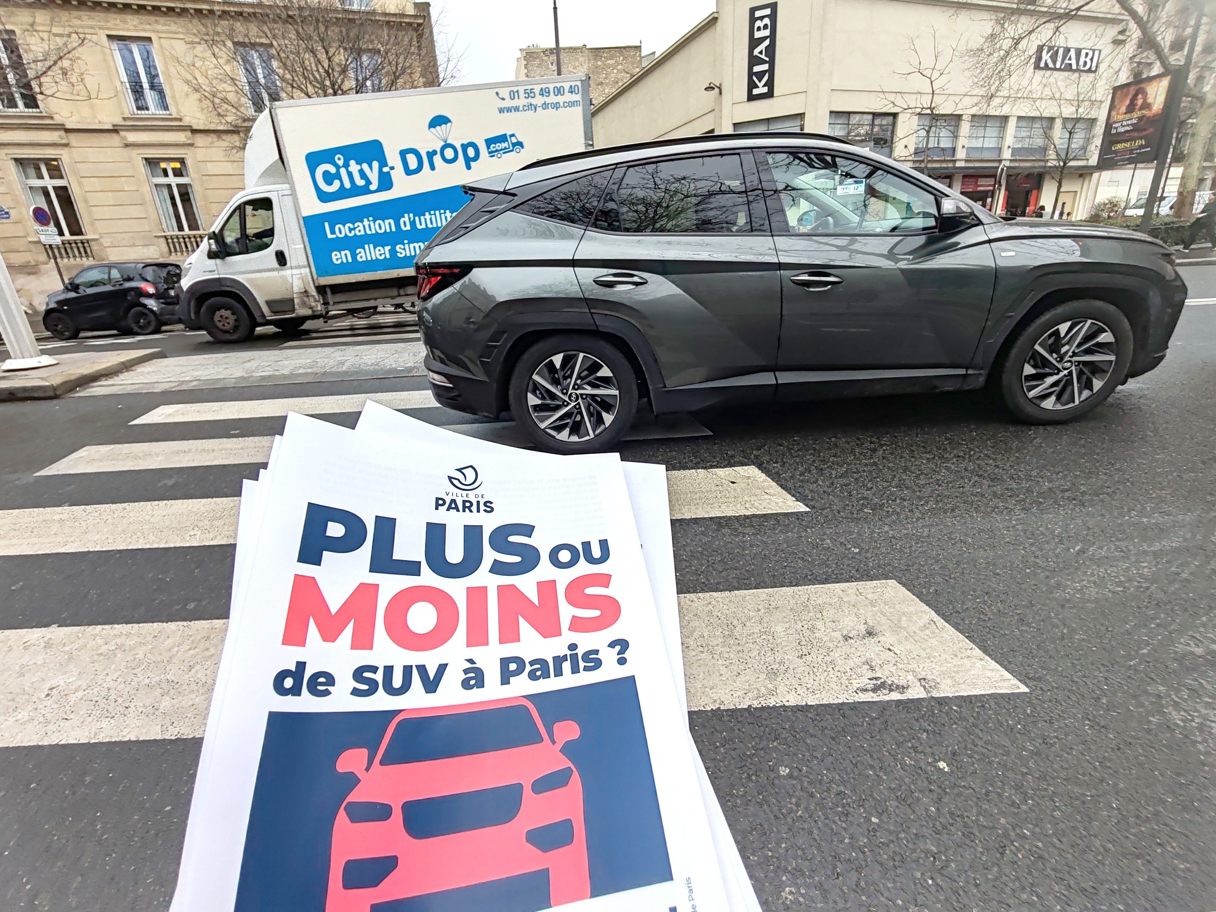 La Ville de Paris organise le 4 février une votation sur la place des SUV «les plus lourds, encombrants et polluants» dans la capitale, et notamment sur un tarif spécial de stationnement pour ces véhicules. LP/Alexis Bisson