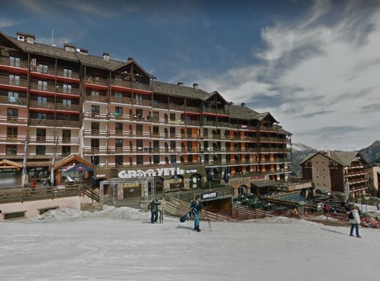 Illustration. La station de ski de Risoul doit ouvrir à la mi-décembre. Elle est actuellement coupée du monde. Google Street View.