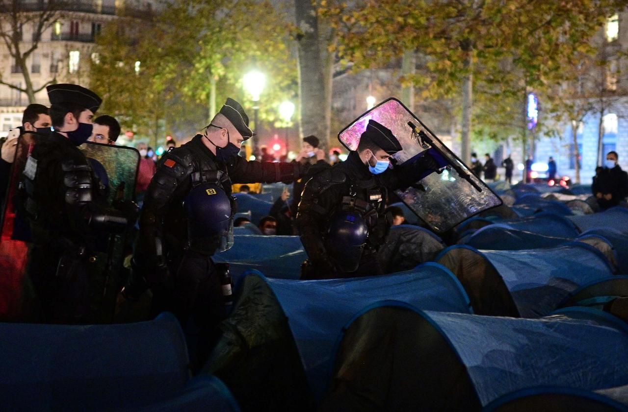 -Darmanin choqué par les images de l'évacuation de migrants hier soir à Paris
